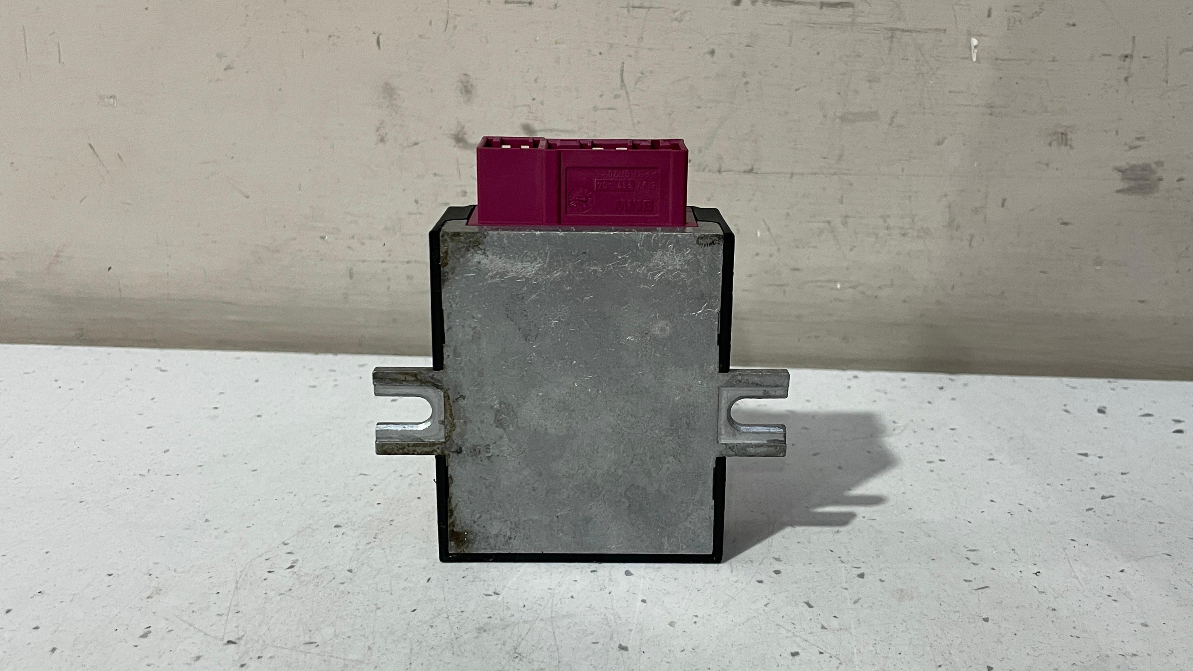 55892110  BMW  FUEL PUMP CONTROL