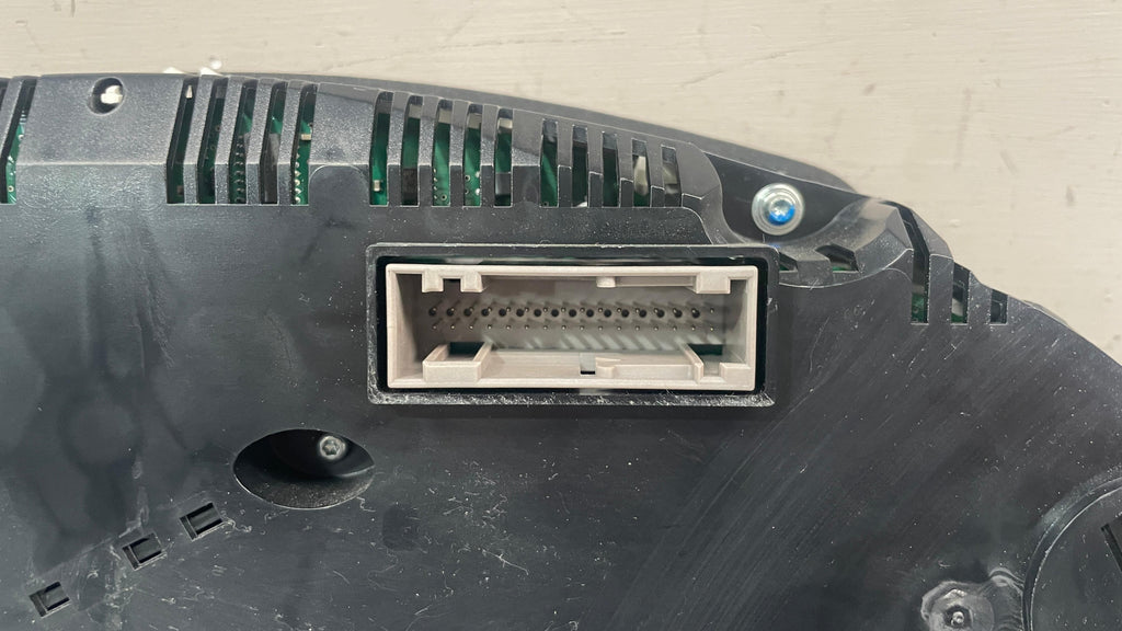 8R0920981G AUDI Q5 SPEEDOMETER INSTRUMENT CLUSTER