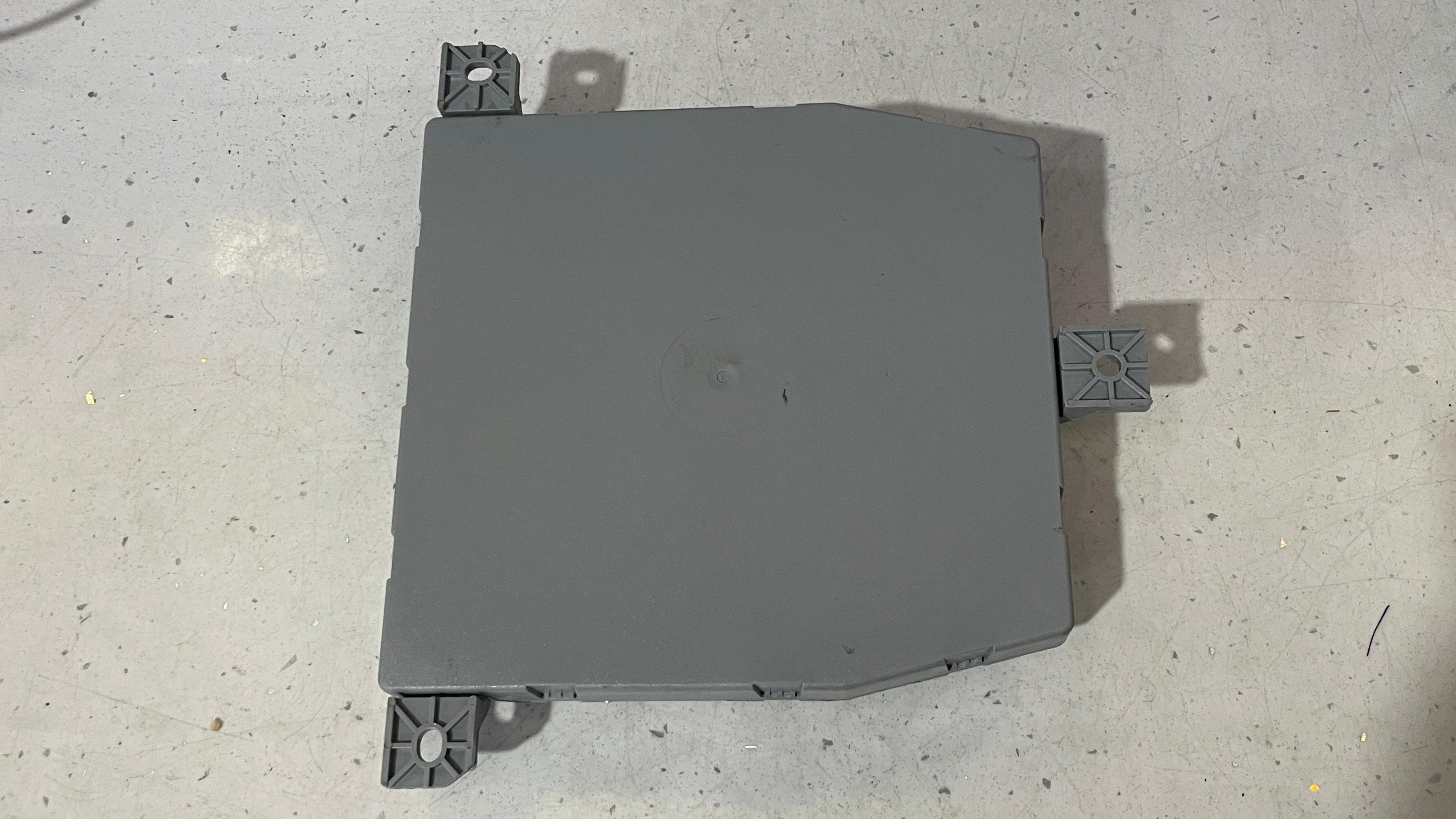 A2059006330 MERCEDES W205 SAM CONTROL MODULE UNIT