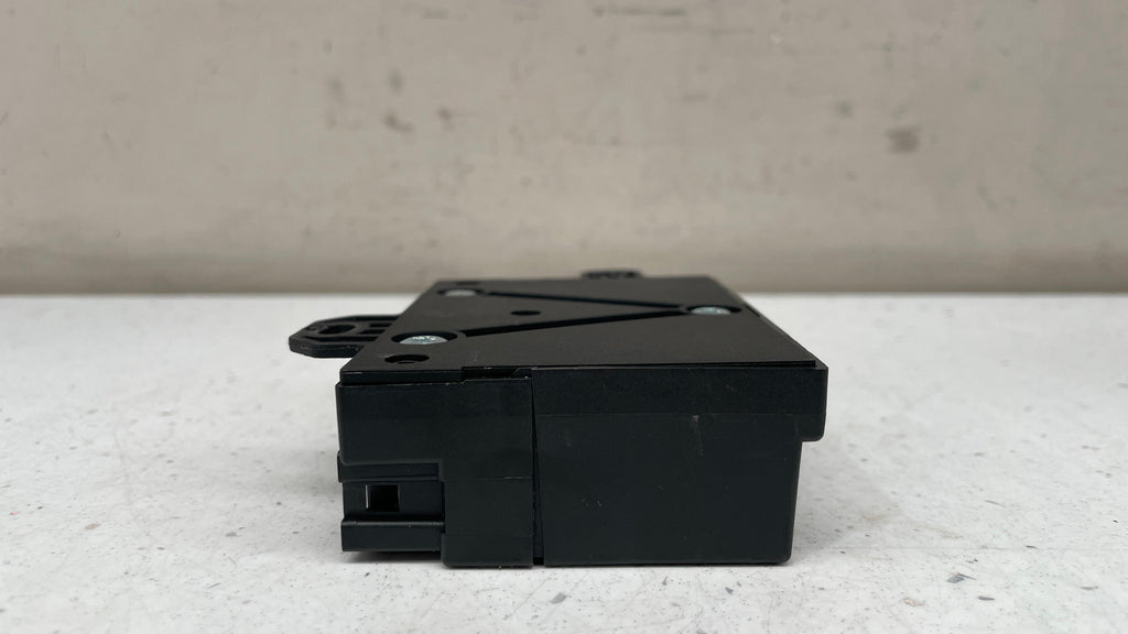 A0009003101 MERCEDES W212 FUEL POMP CONTROL MODULE UNIT