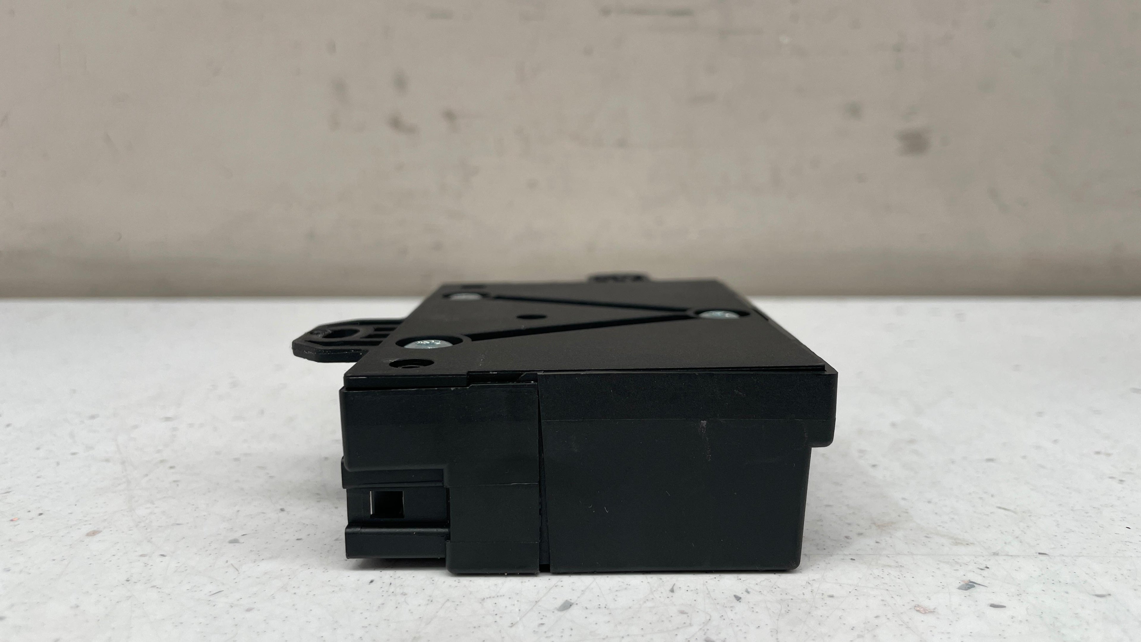 A0009003101 MERCEDES W212 FUEL POMP CONTROL MODULE UNIT