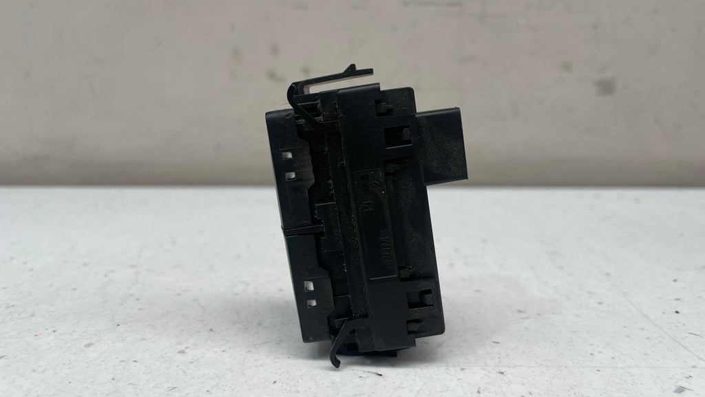 A2128207310 MERCEDES W212 CENTER CONSOLE SWITCH