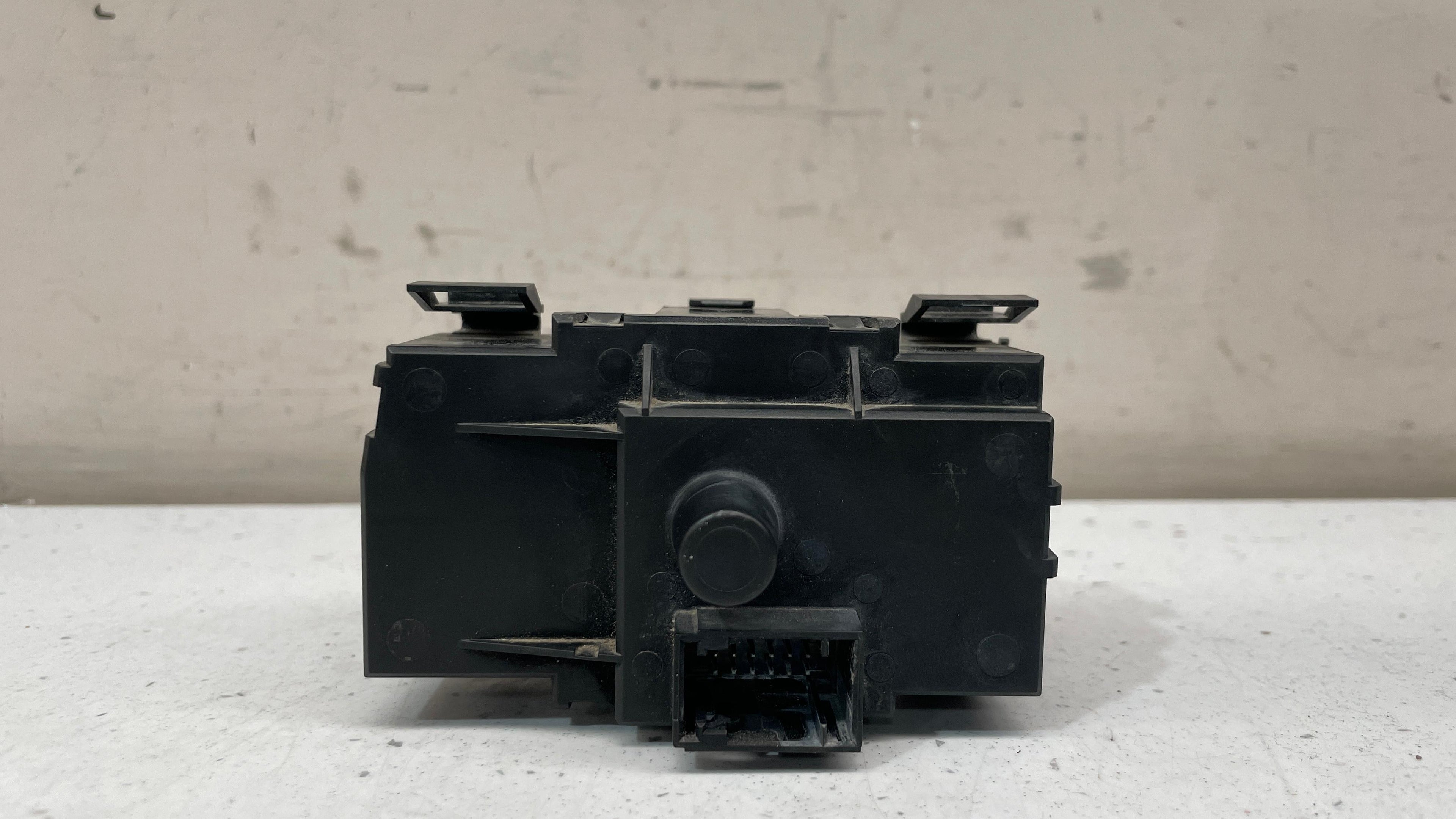 916941001  BMW E93 HEADLIGHT CONTROL SWITCH