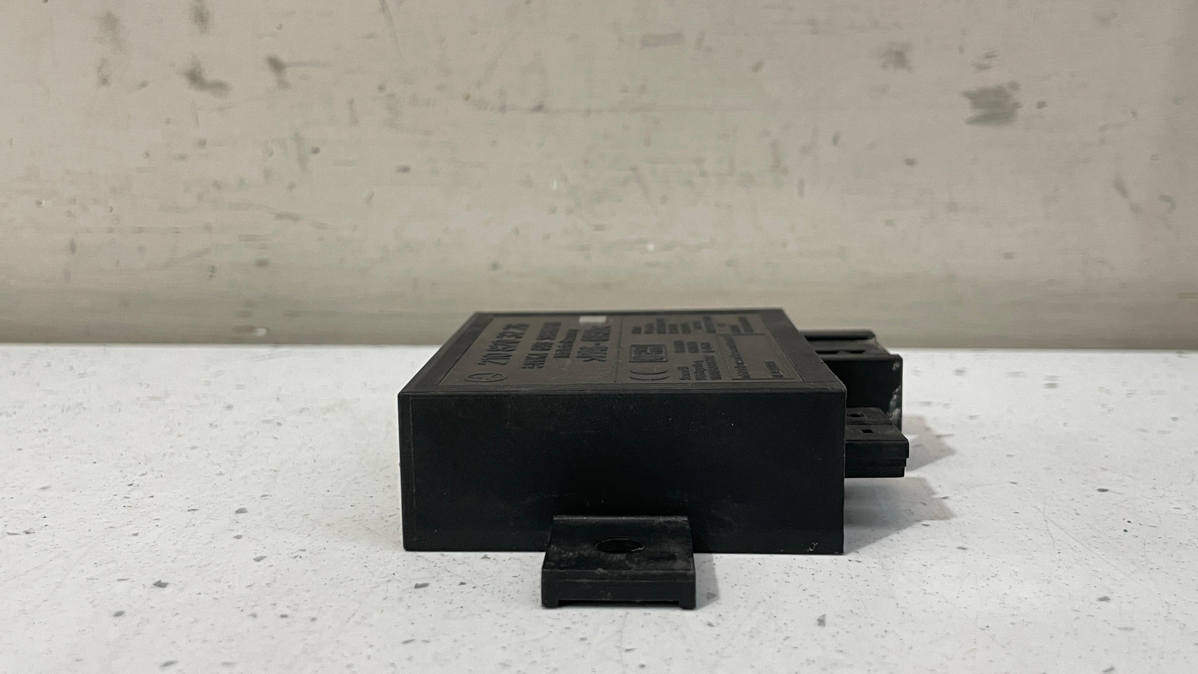 2108203226 MERCEDES ANTI THEFT LOCKING CONTROL MODULE