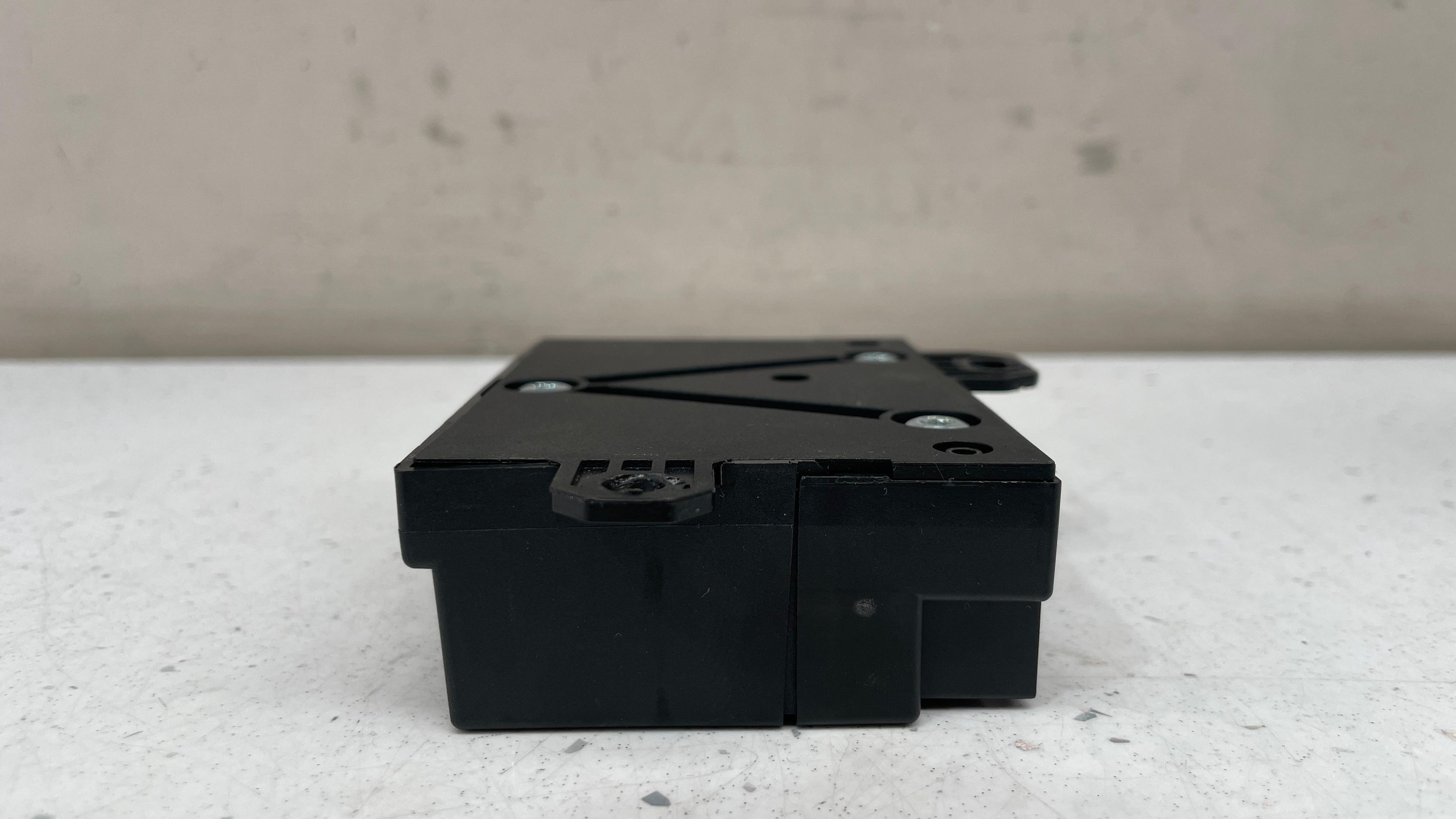 A0009003101 MERCEDES W212 FUEL POMP CONTROL MODULE UNIT