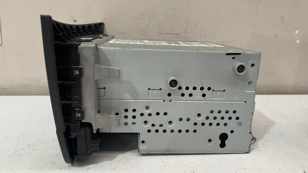 A2049006108 MERCEDES W204 RADIO HEAD UNIT CONTROL