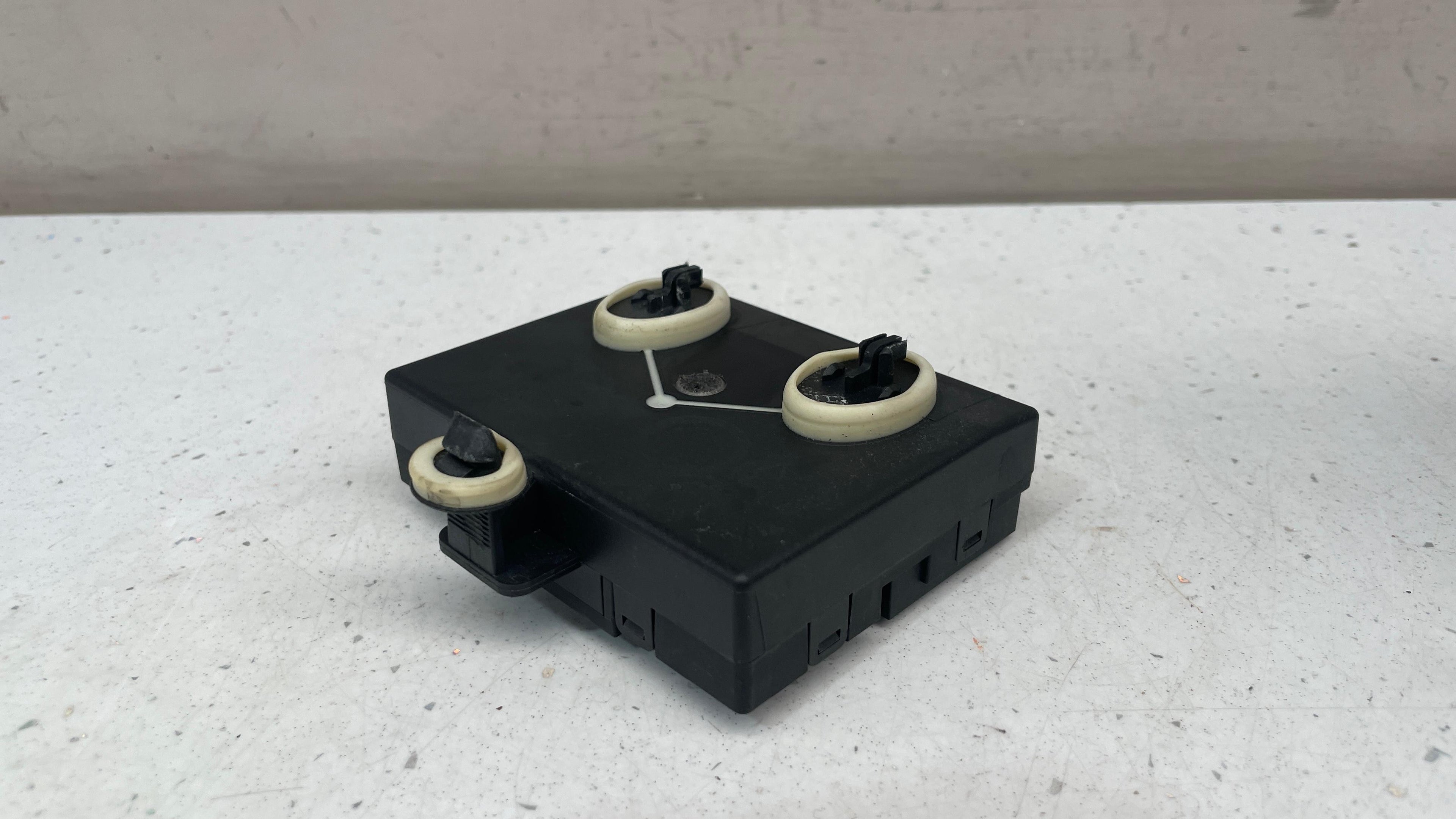 4G8959792J AUDI A7 FRONT RIGHT DOOR WINDOW CONTROL