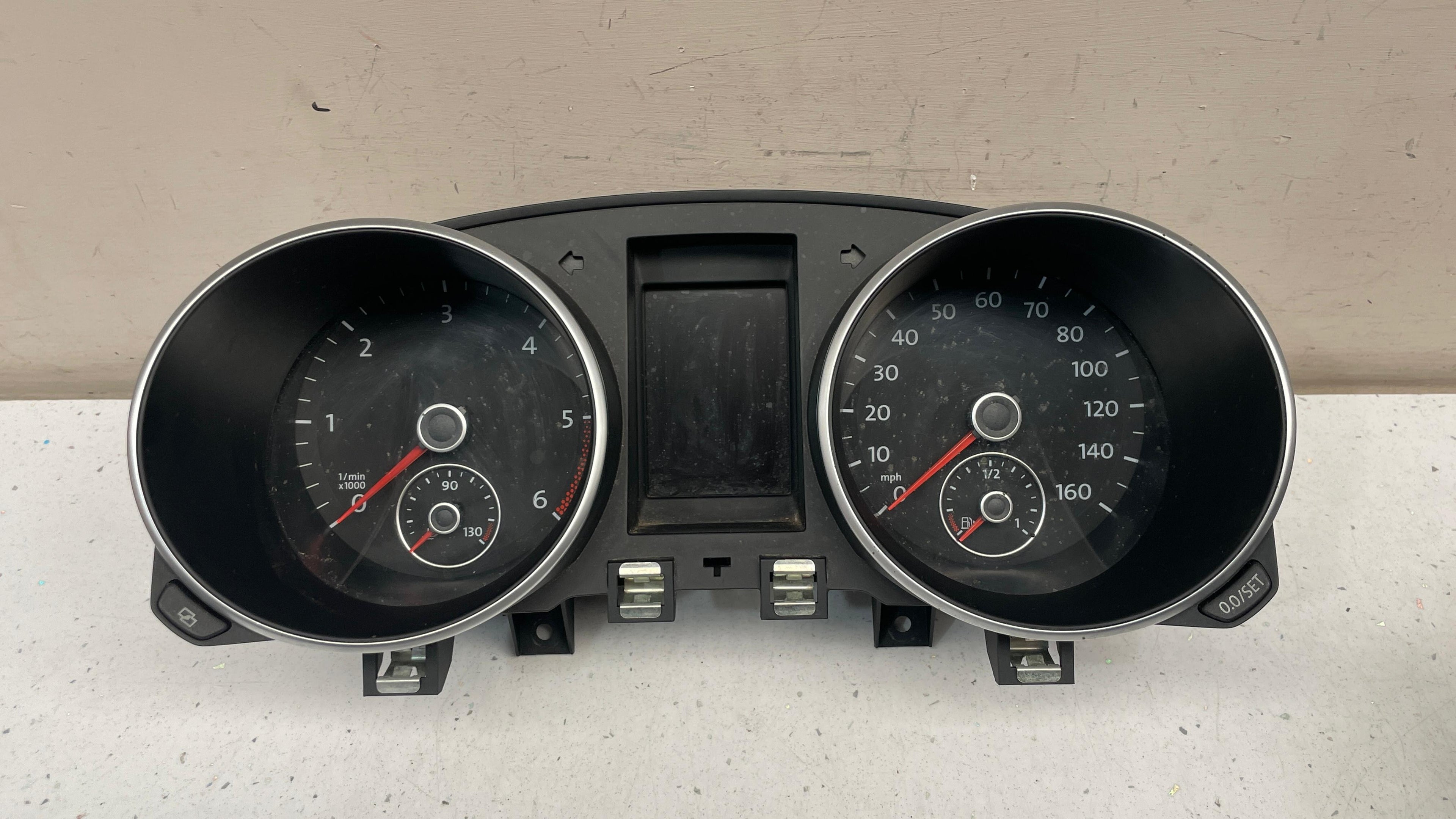 5K0920972A VOLKSWAGEN GOLF VI INSTRUMENT CLUSTER PANEL