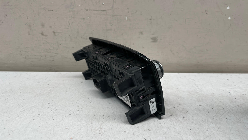 6999431-01  BMW G30 AC PANEL CONTROL SWITCH