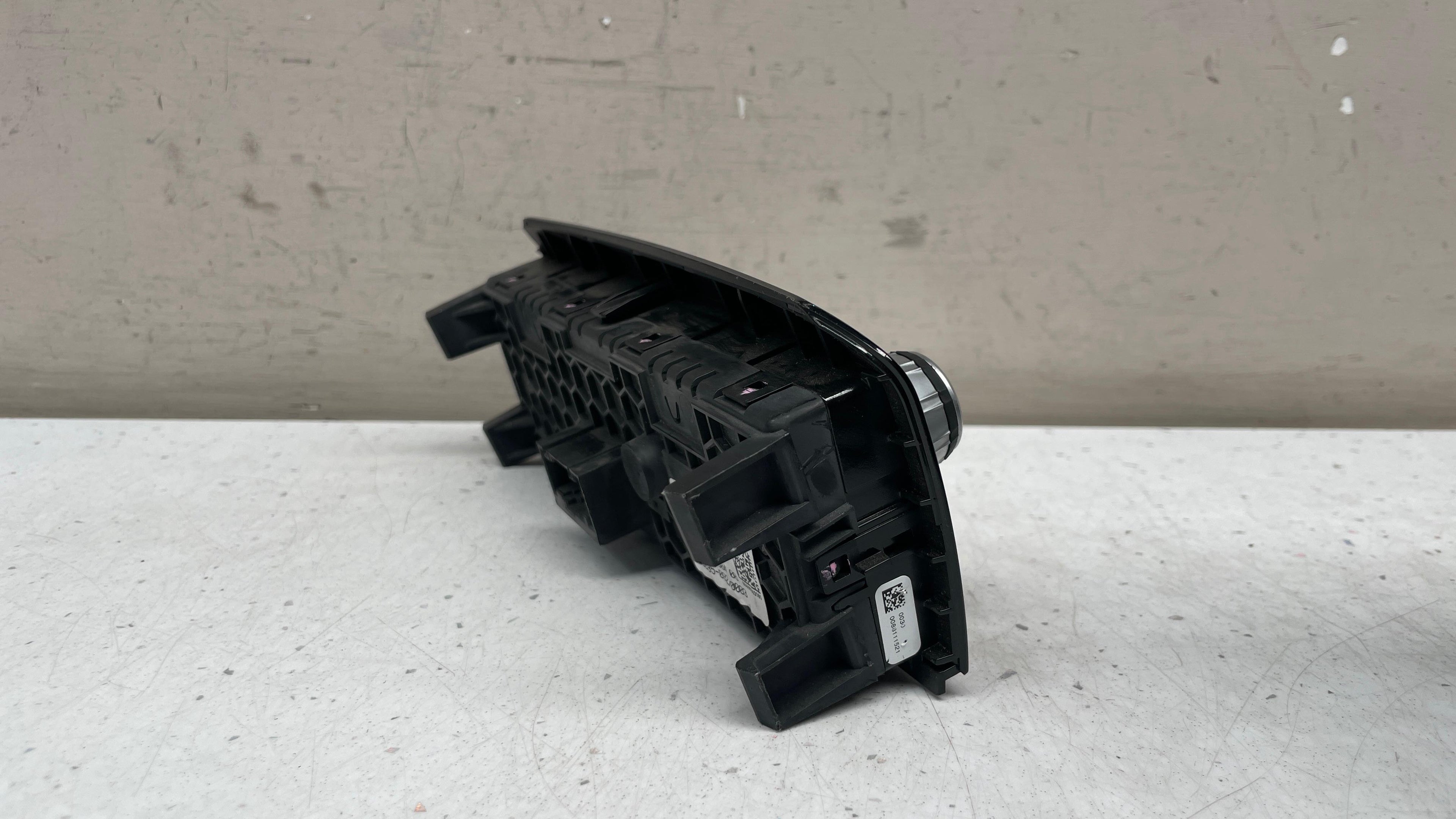 6999431-01  BMW G30 AC PANEL CONTROL SWITCH