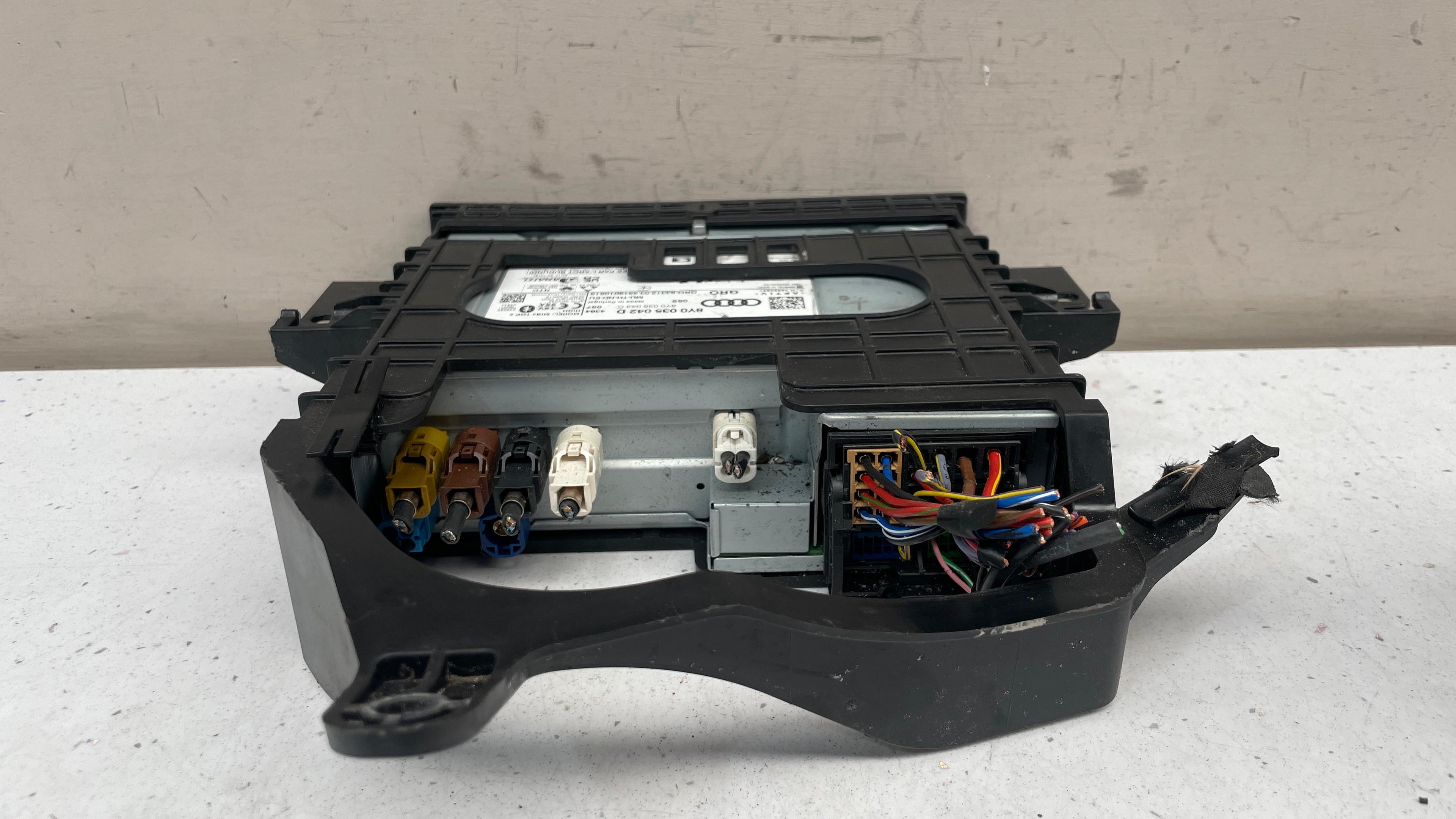 8Y0035042D AUDI A3 MULTIFUNCTION HEAD UNIT