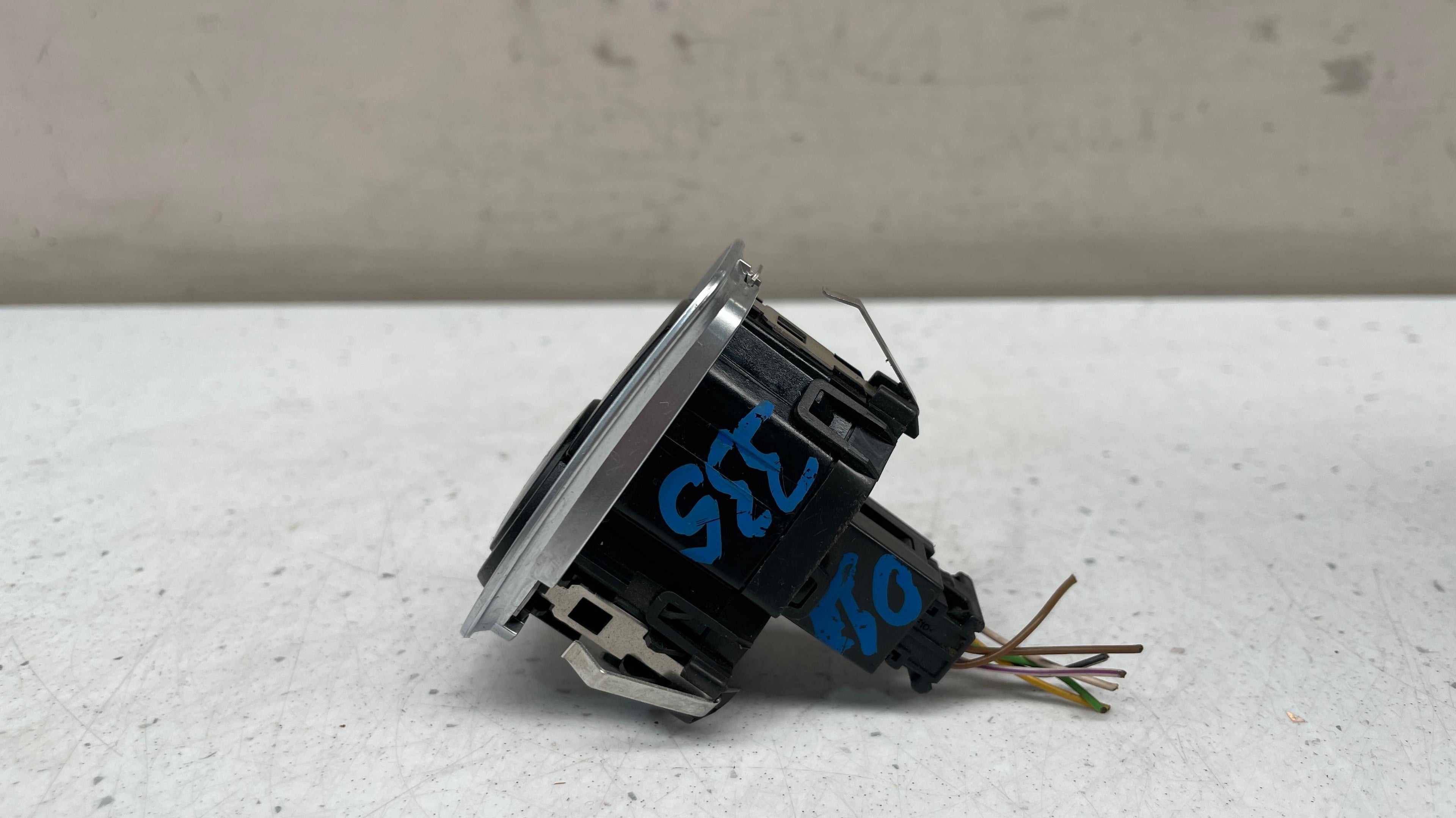 925073403 BMW SERIES 3 ENGINE START STOP BUTTON