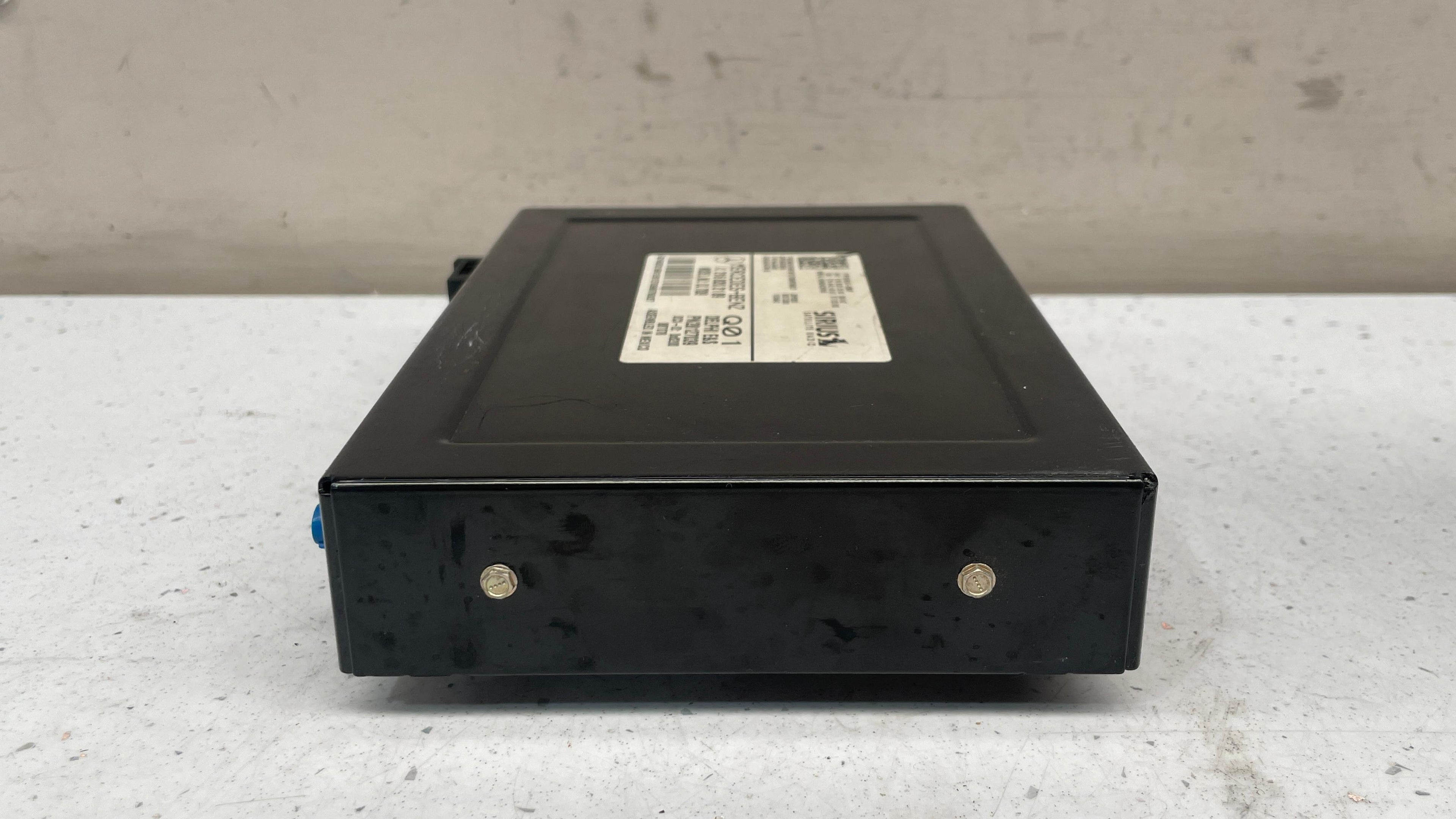 A2168202189 MERCEDES W204 SIRIUS SATELLITE RADIO RECEIVER