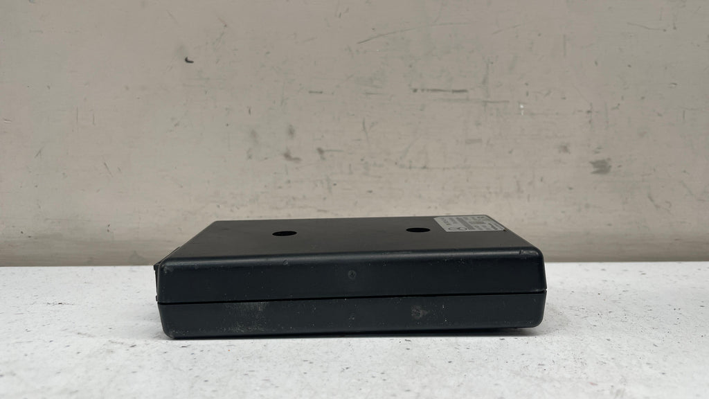 B67824245 MERCEDES W221 IPOD INTERFACE CONTROL MODULE