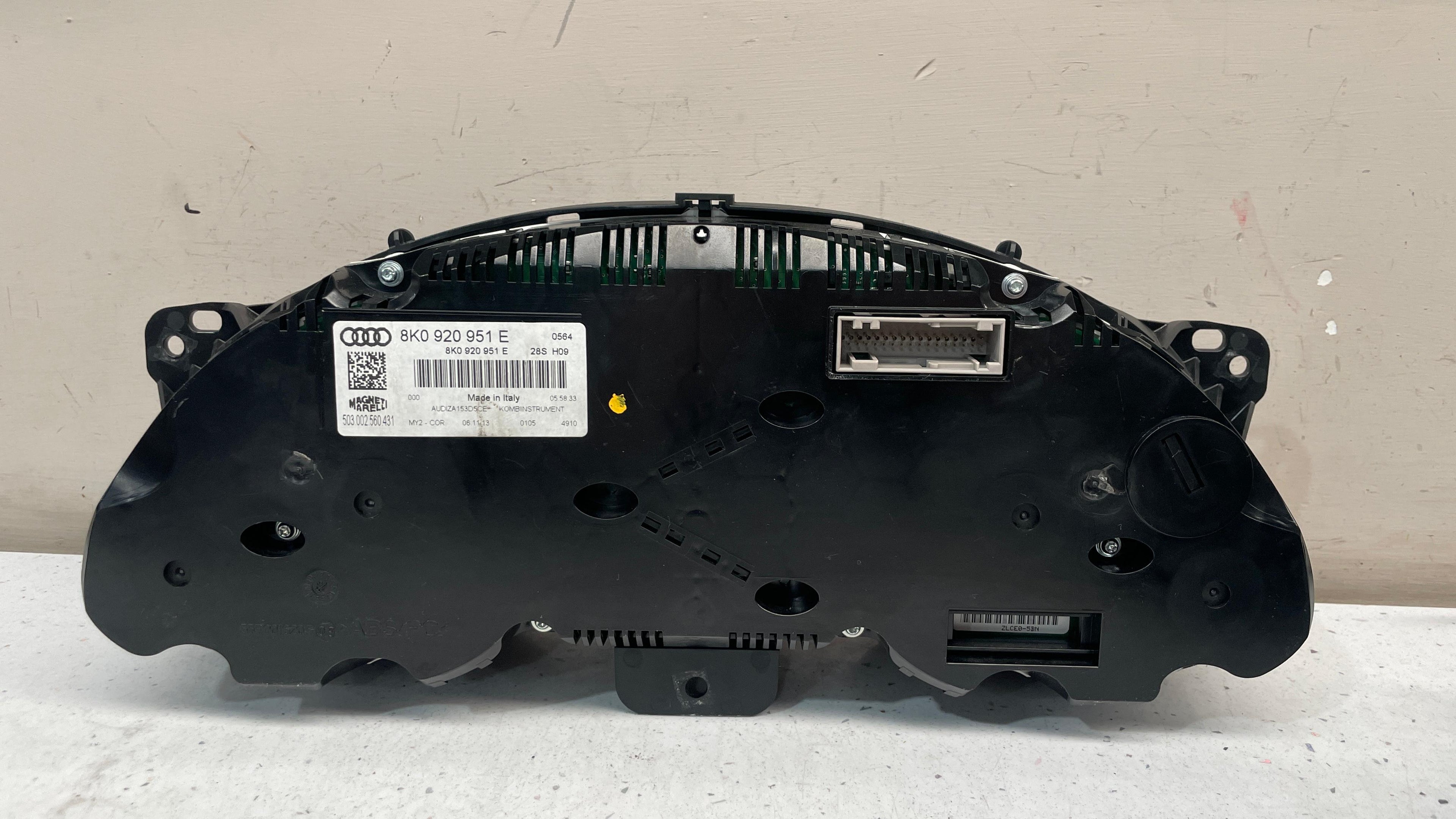8K0920951E AUDI A4 INSTRUMENT CLUSTER PANEL SWITCH