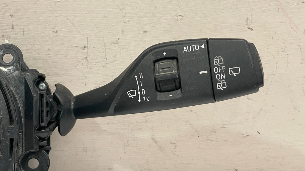 9320136  BMW X5 STEERING COLUMN COMBINATION CONTROL