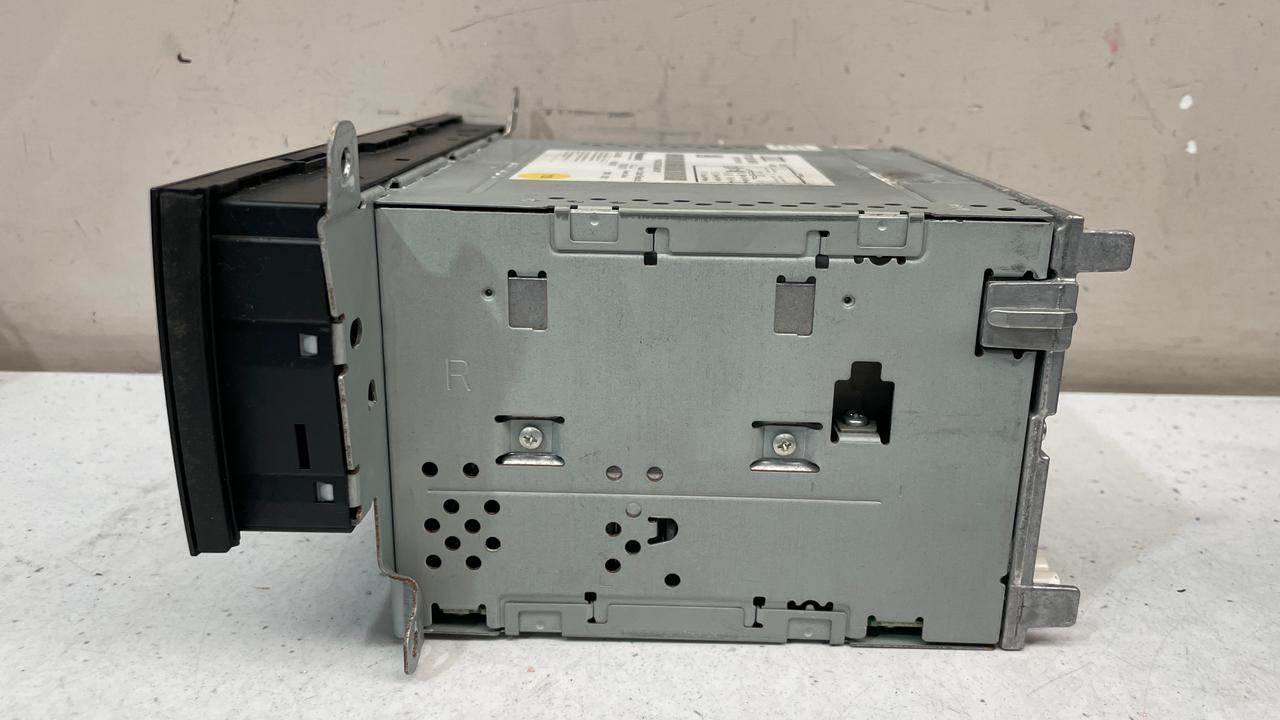 8T1035186R AUDI A4 RADIO RECEIVER CONTROL UNIT