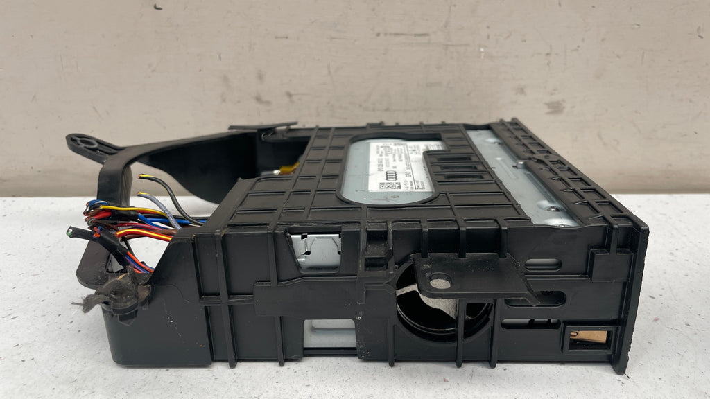 8Y0035042D AUDI A3 MULTIFUNCTION HEAD UNIT