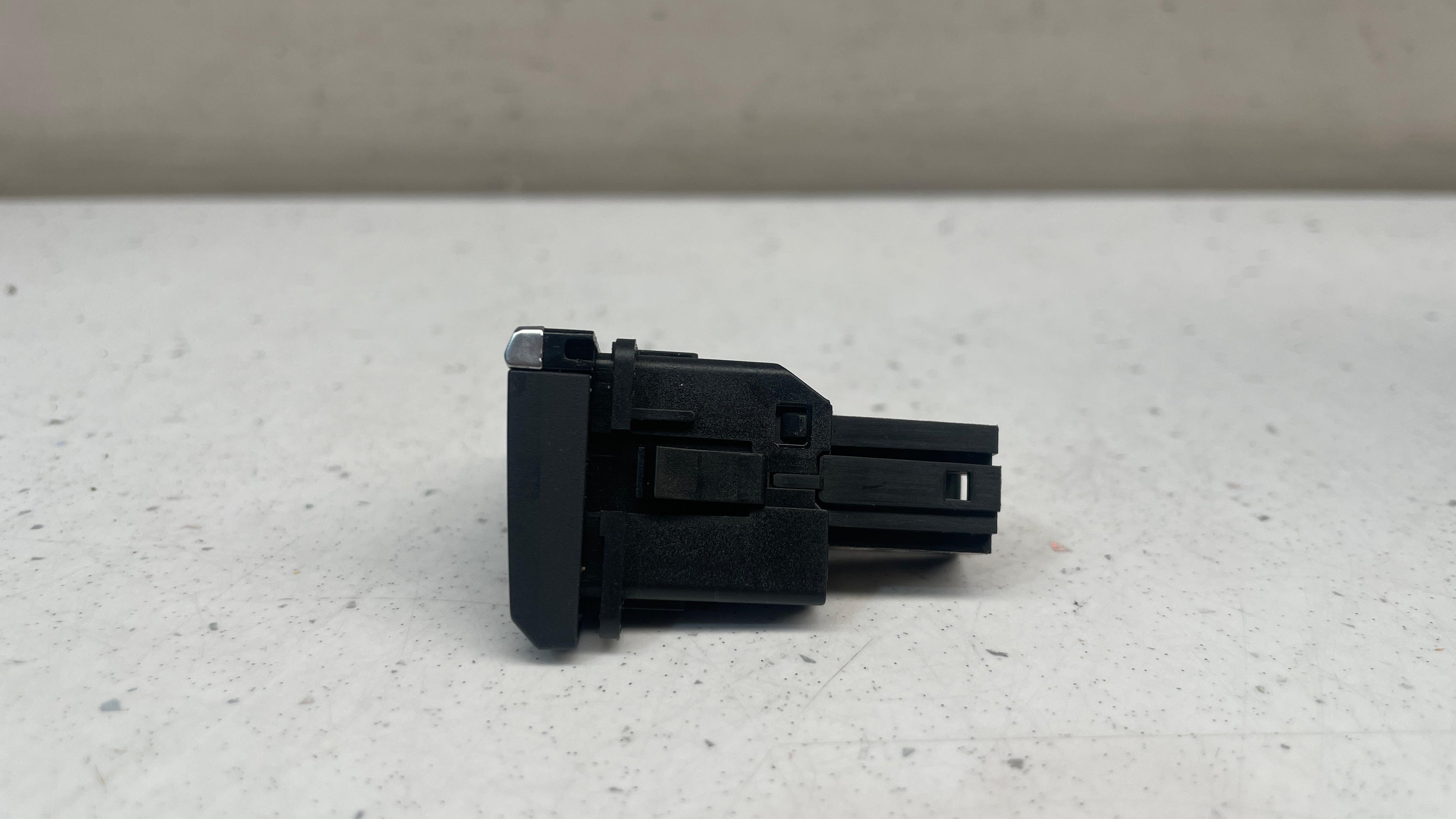 8W2927143A AUDI A5 HILL DESCENT ASSIST SWITCH