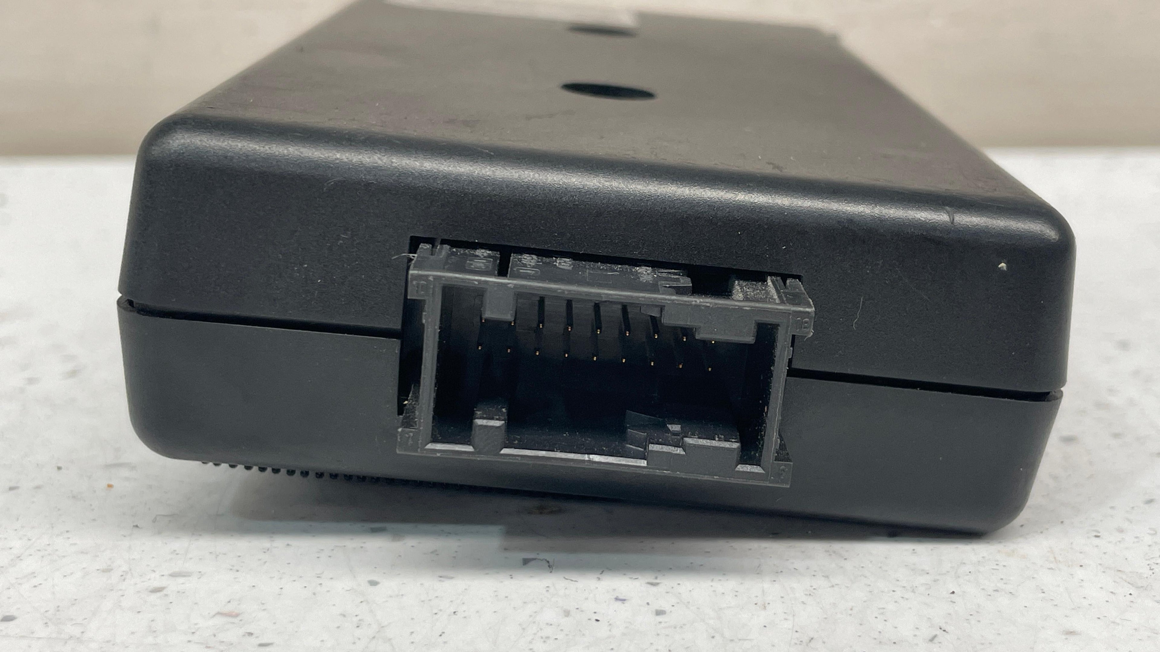 B67824245 MERCEDES W221 IPOD INTERFACE CONTROL MODULE