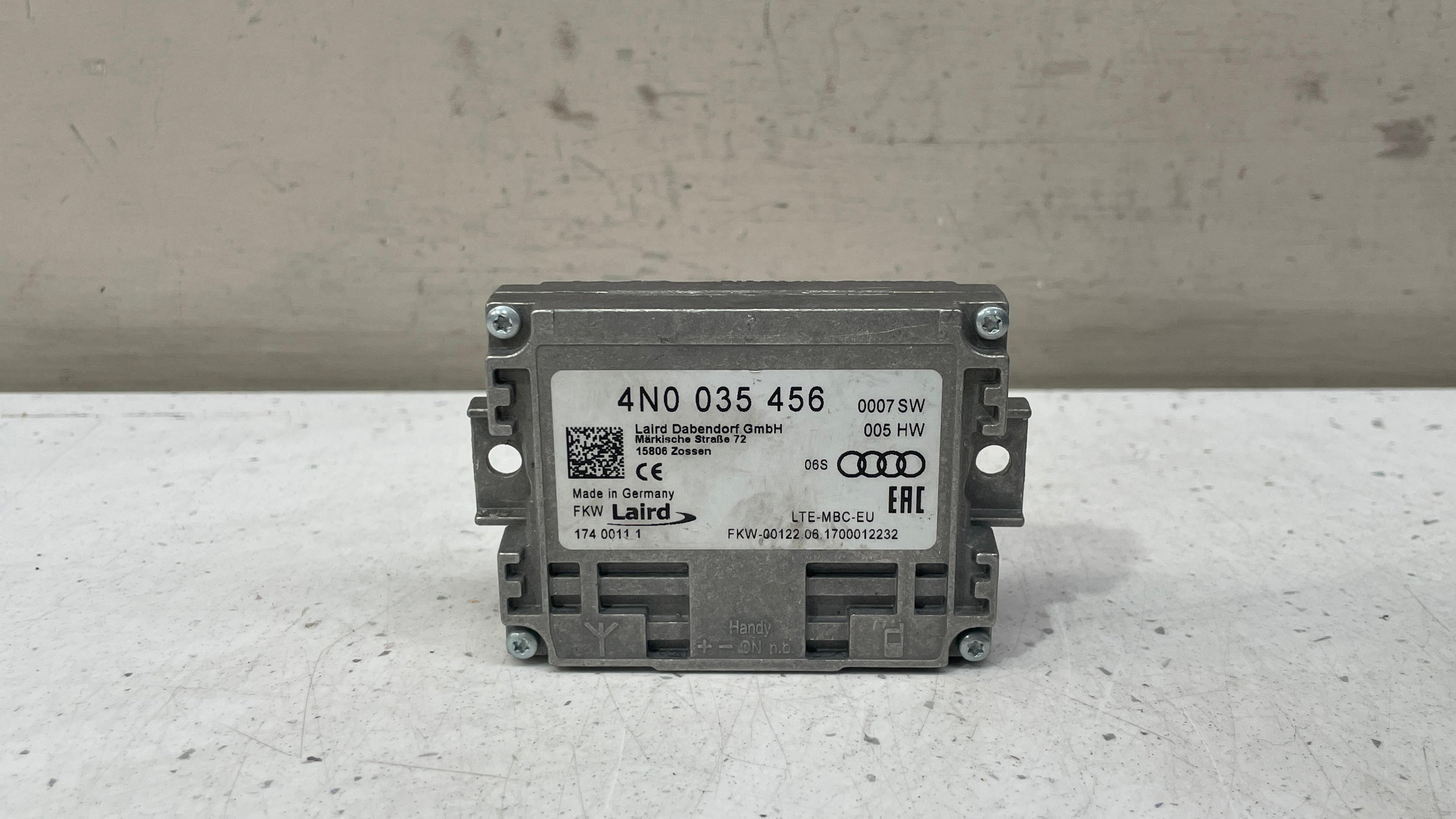 4N0035456  AUDI Q7 ANTENNA AMPLIFIER SIGNAL MODULE