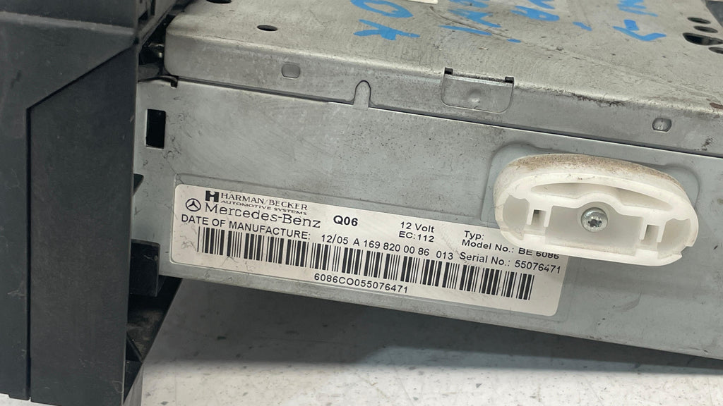 A1698200086 MERCEDES A CLASS W169 RADIO CD PLAYER CONTROL UNIT