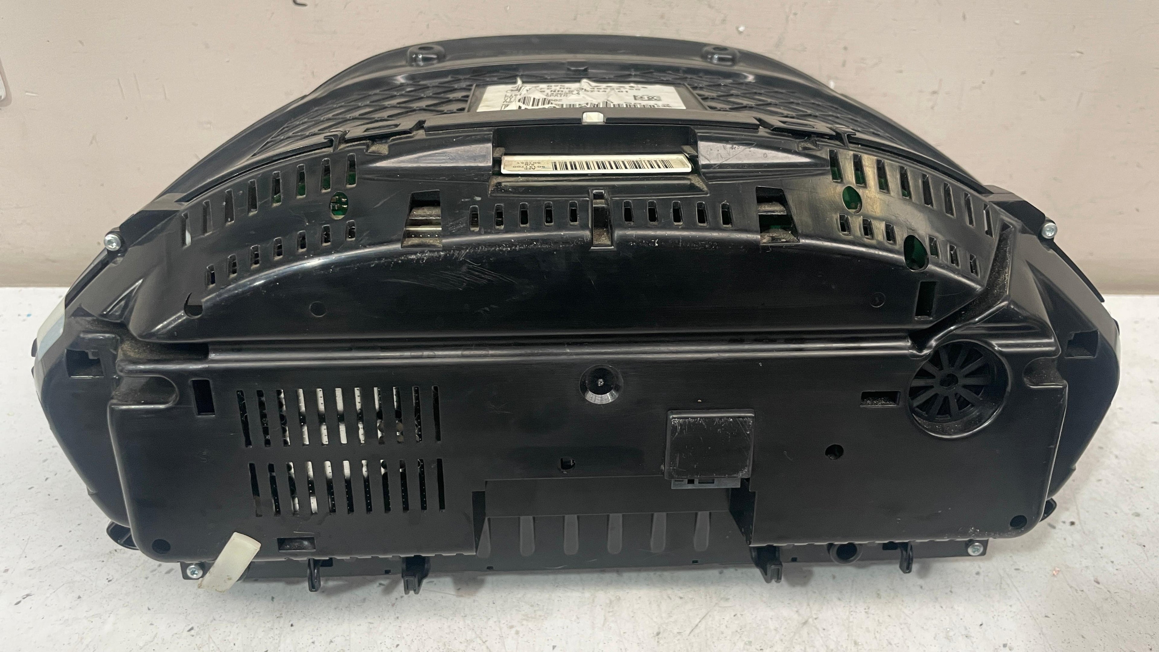 9325214-01   BMW SERIES 3 SPEEDOMETER INSTRUMENT CLUSTER PANEL
