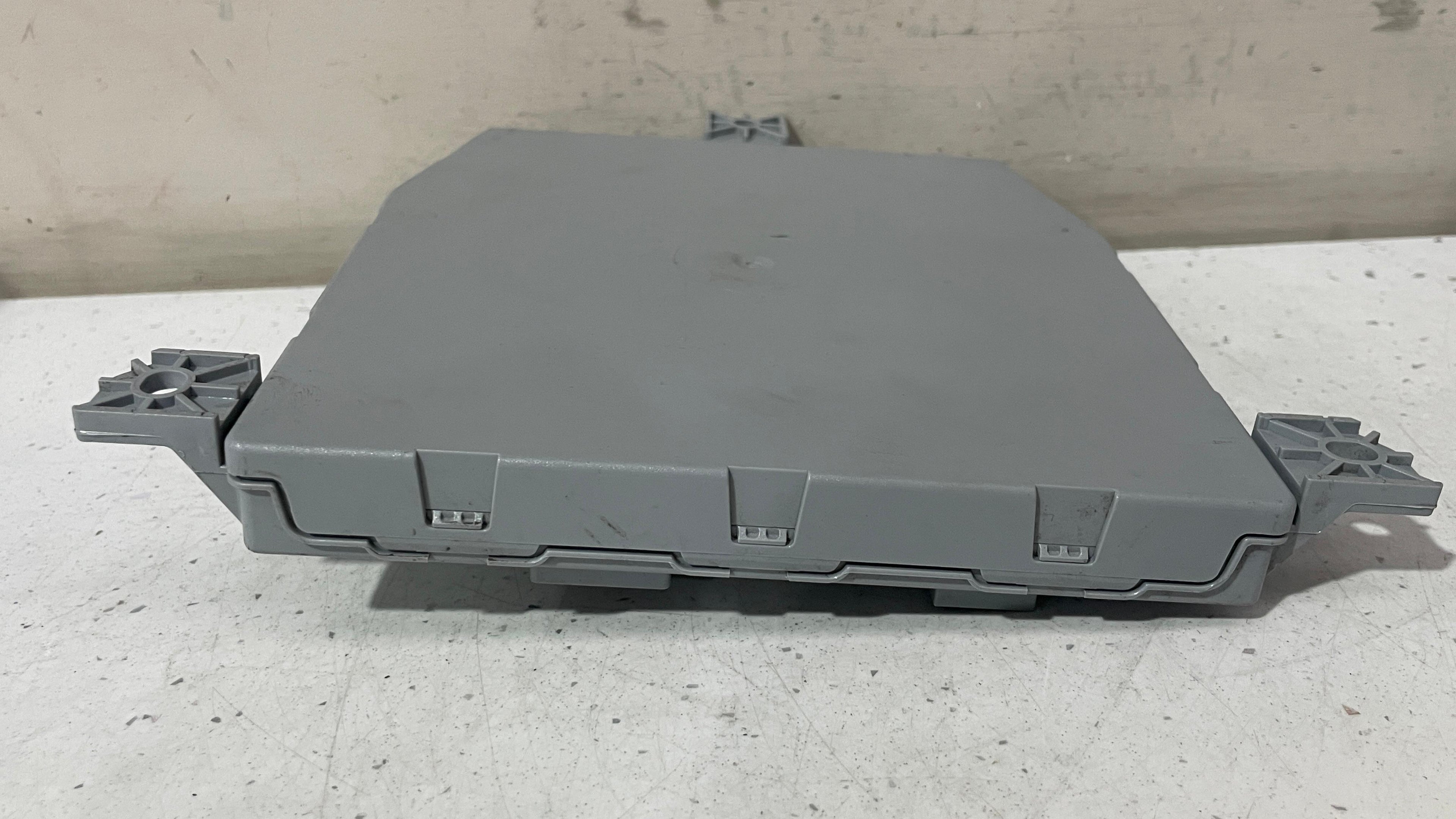 A2059006330 MERCEDES W205 SAM CONTROL MODULE UNIT