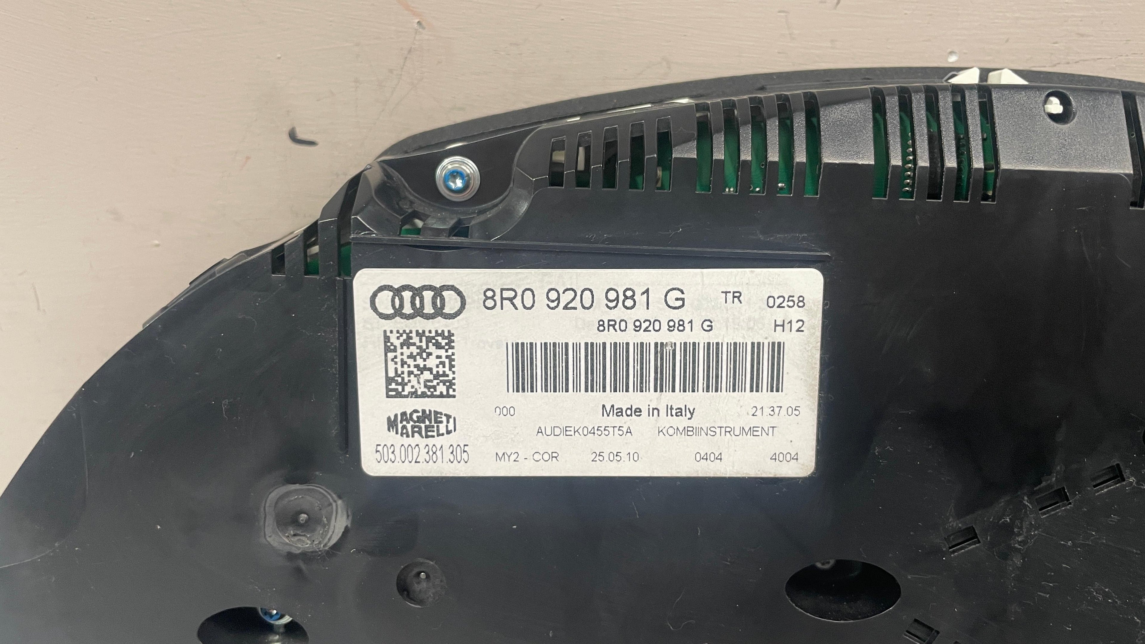 8R0920981G AUDI Q5 SPEEDOMETER INSTRUMENT CLUSTER