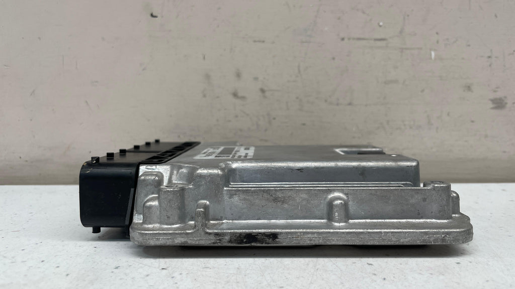 8582280-01 BMW F30 ENGINE CONTROL UNIT ECU