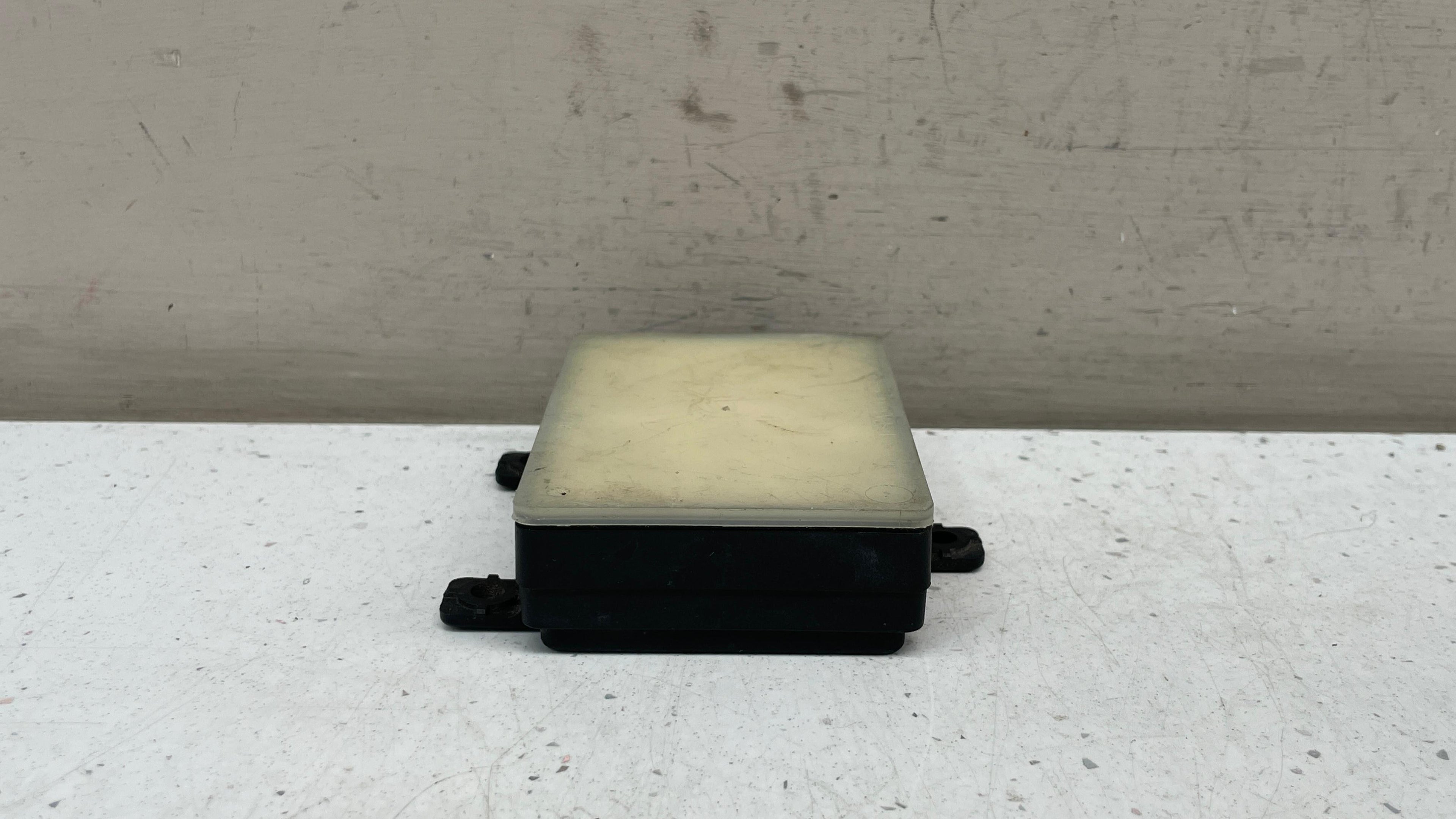 JX63-14F152-AD JAGUAR XE BLIND SPOT SENSOR DRIVER SIDE