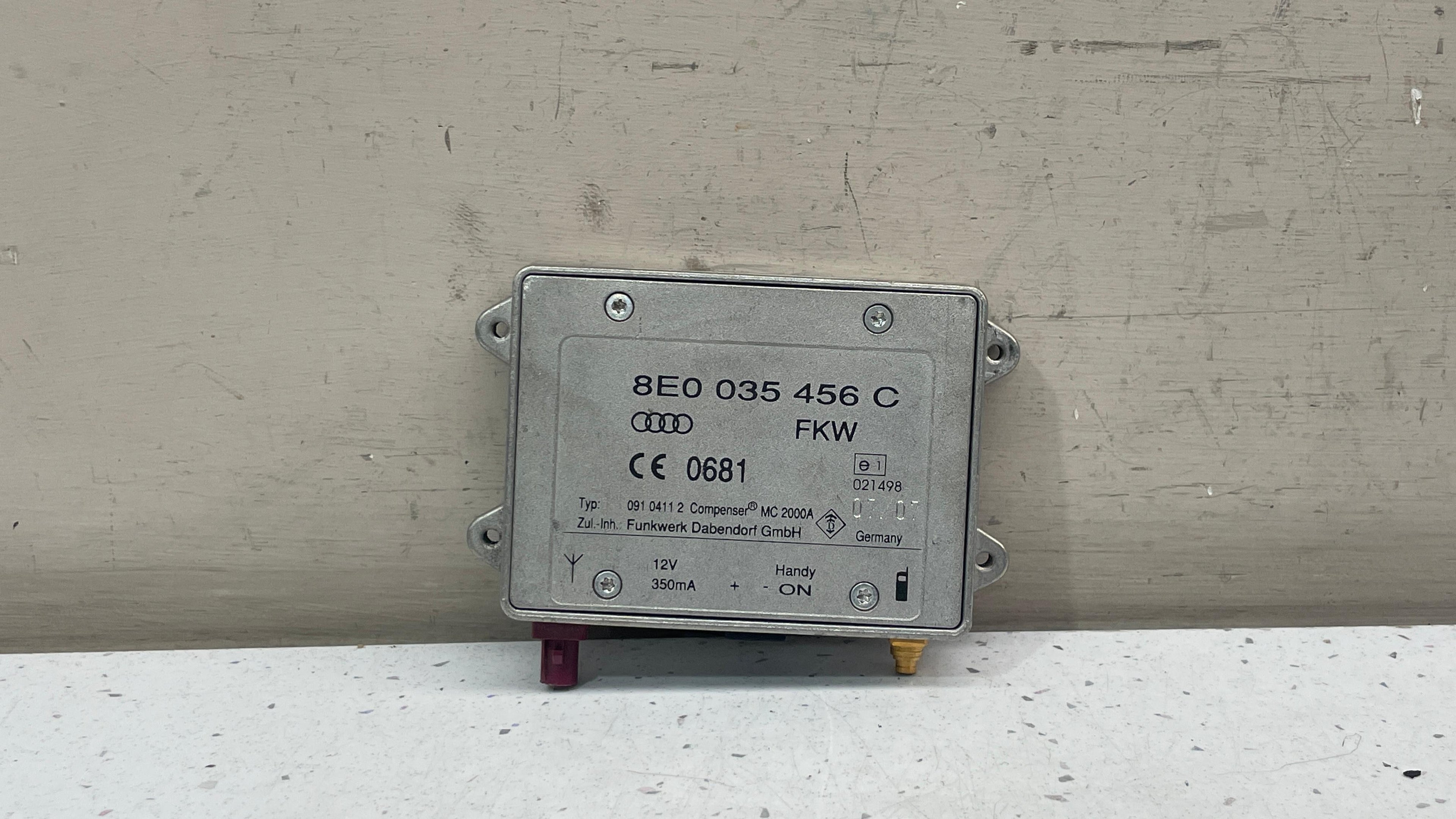 8E0035456C AUDI A6 ANTENNA AMPLIFIER CONTROL