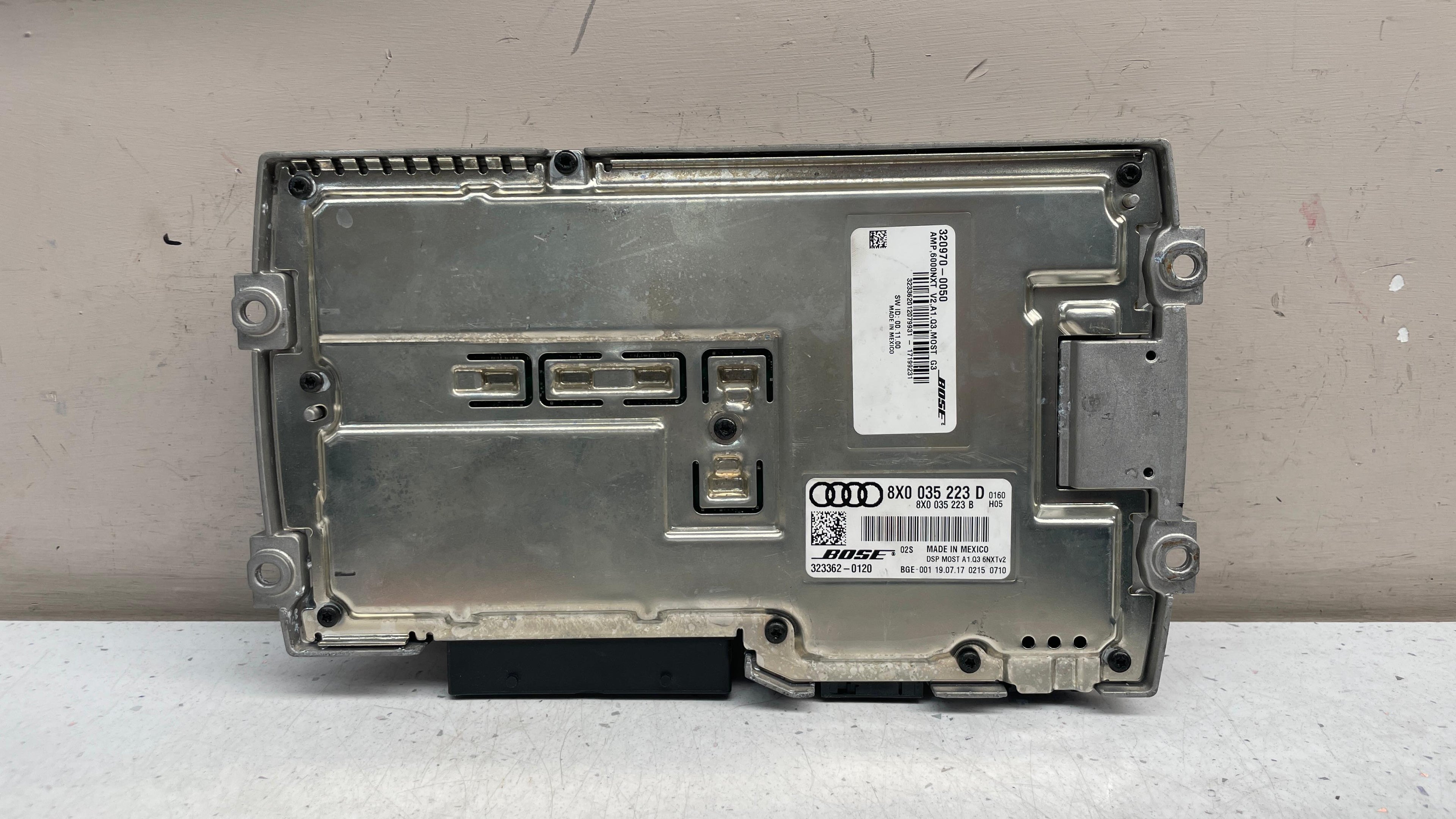 8X0035223D  AUDI Q7  AUDIO SOUND SYSTEM AMPLIFIER MODULE BOSE