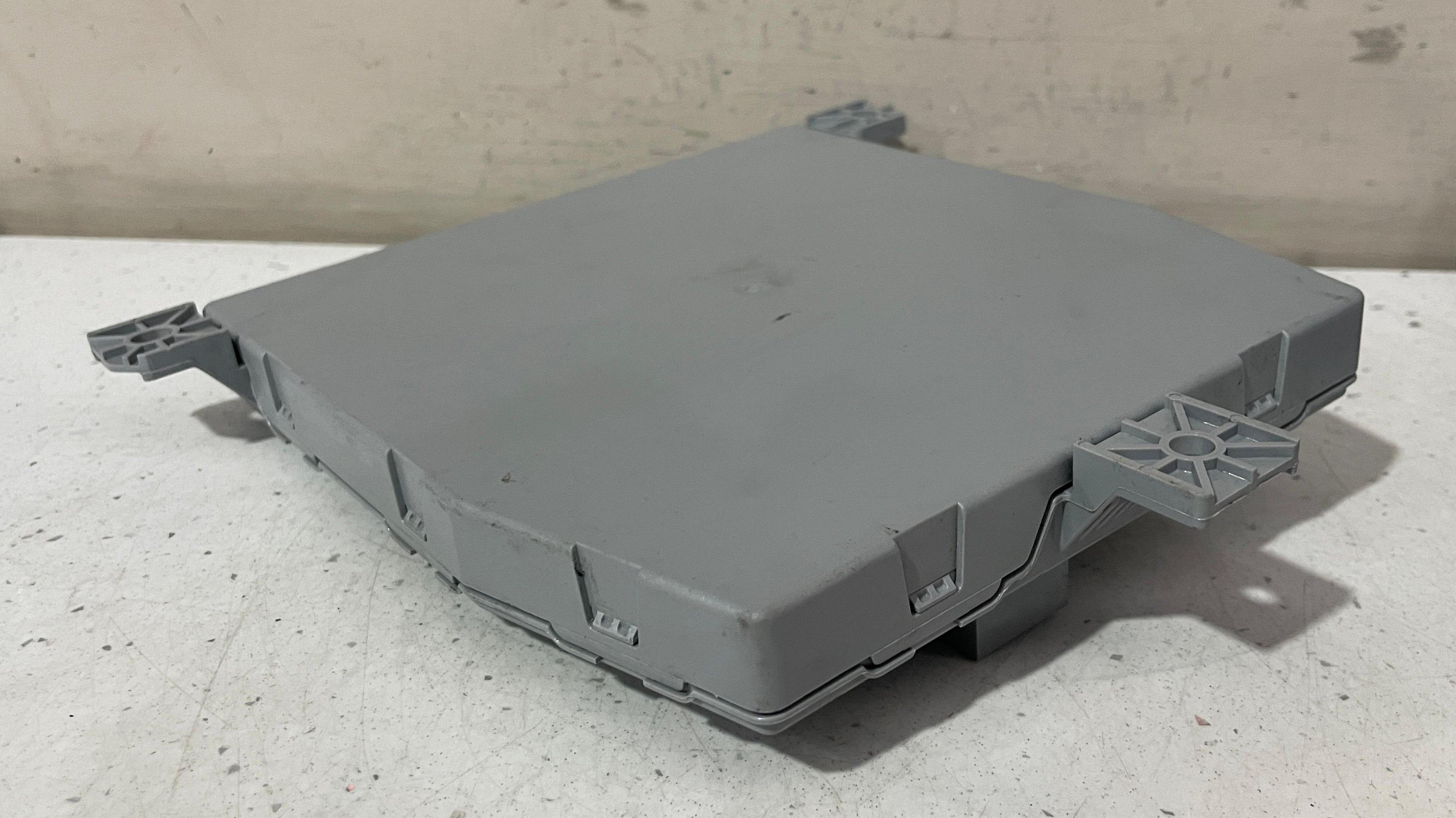 A2059006330 MERCEDES W205 SAM CONTROL MODULE UNIT