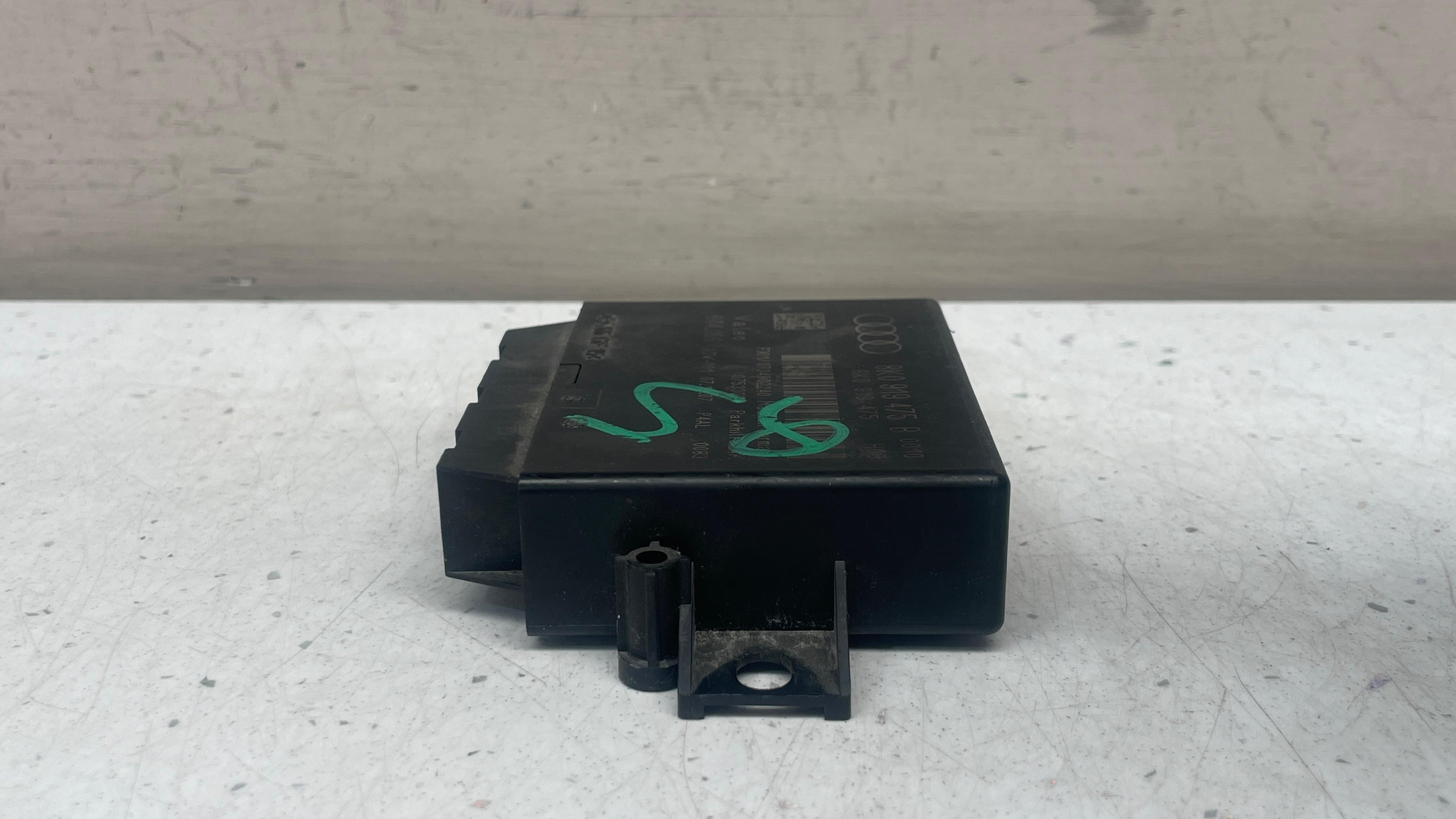 8K0919475B AUDI Q5 PARKING CONTROL UNIT PDC