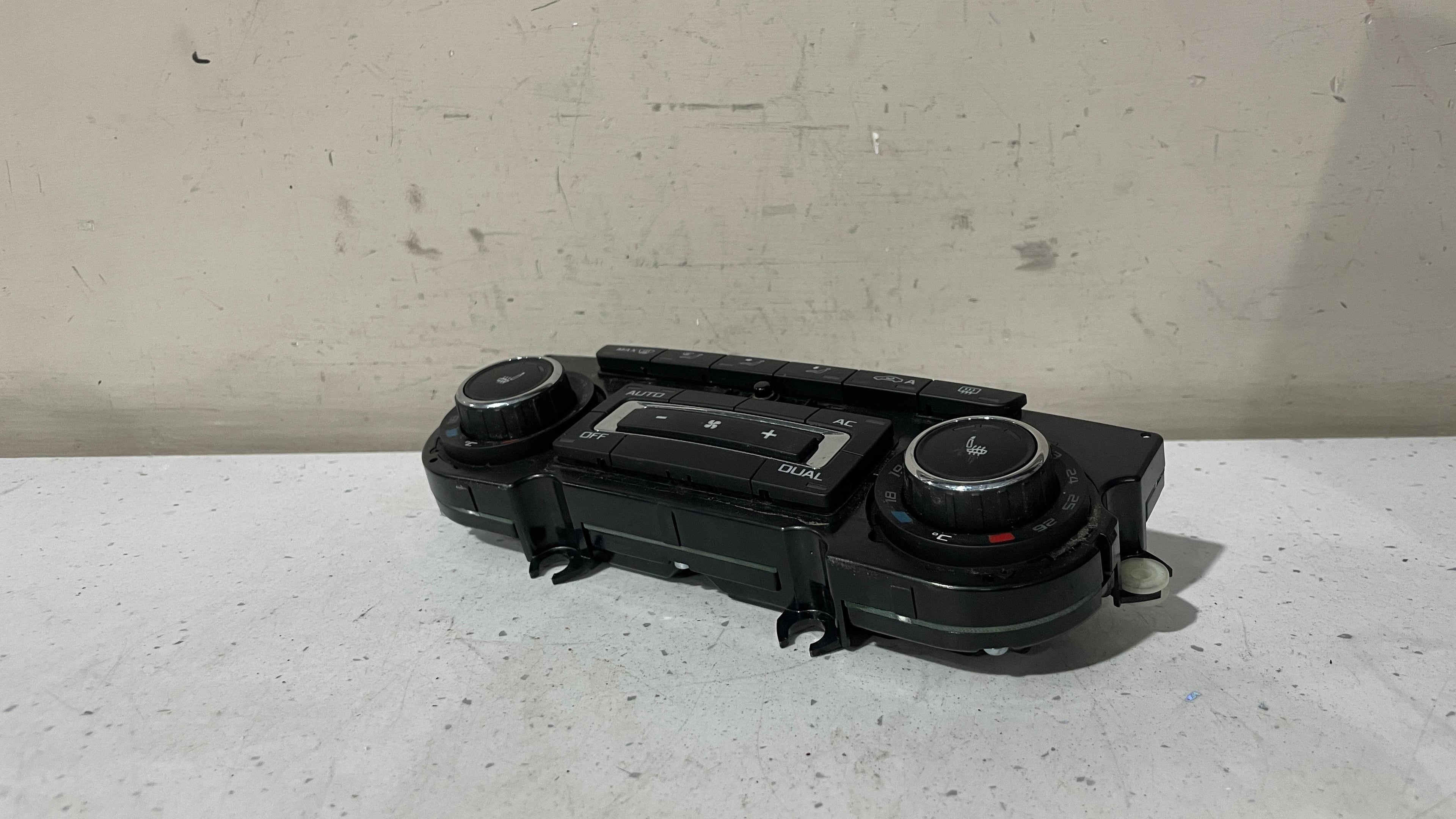 3T0907044BE SKODA CLIMATE CONTROL PANEL SWO