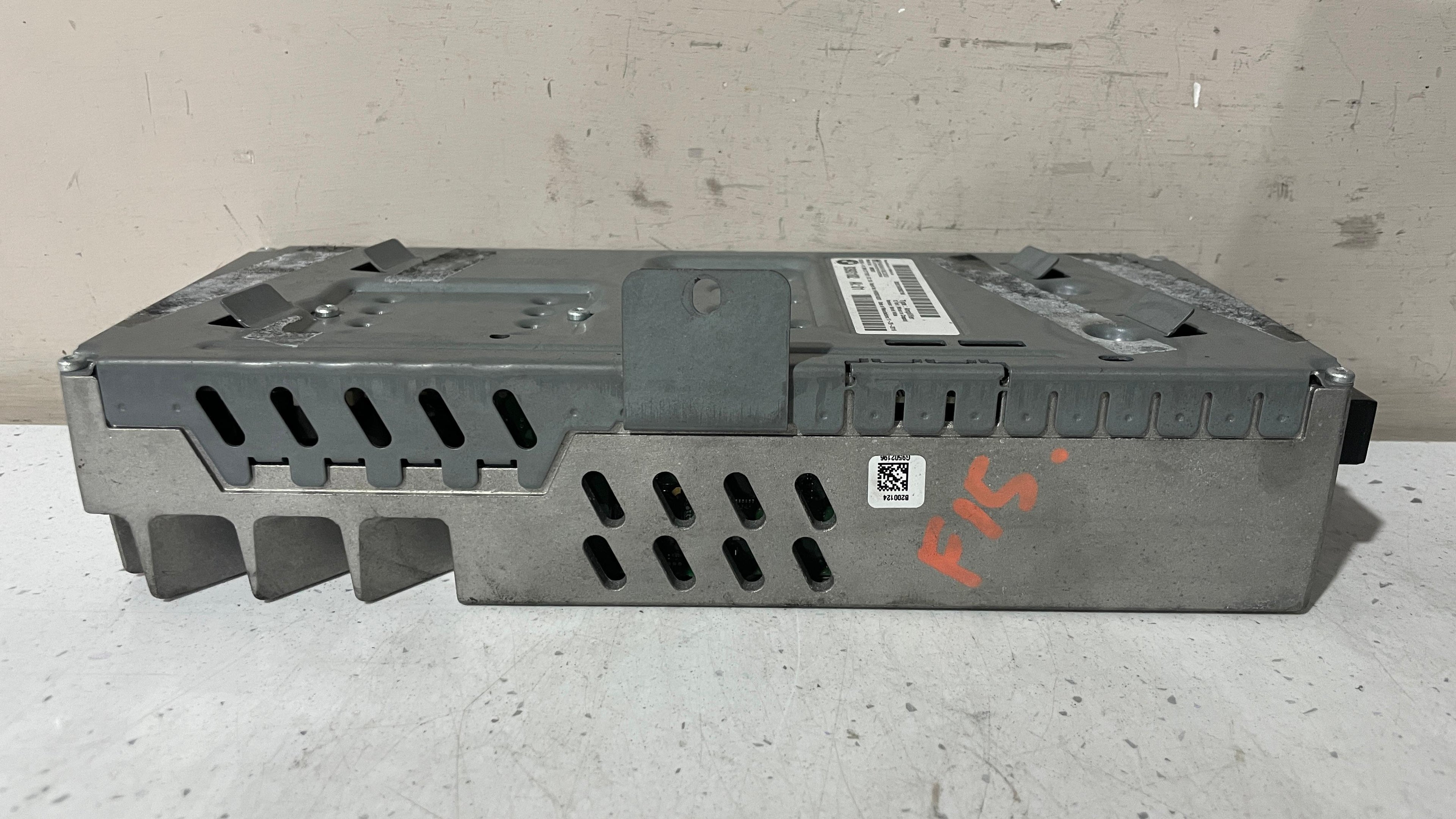 9393182  BMW HARMAN / BECKER AMPLIFIER