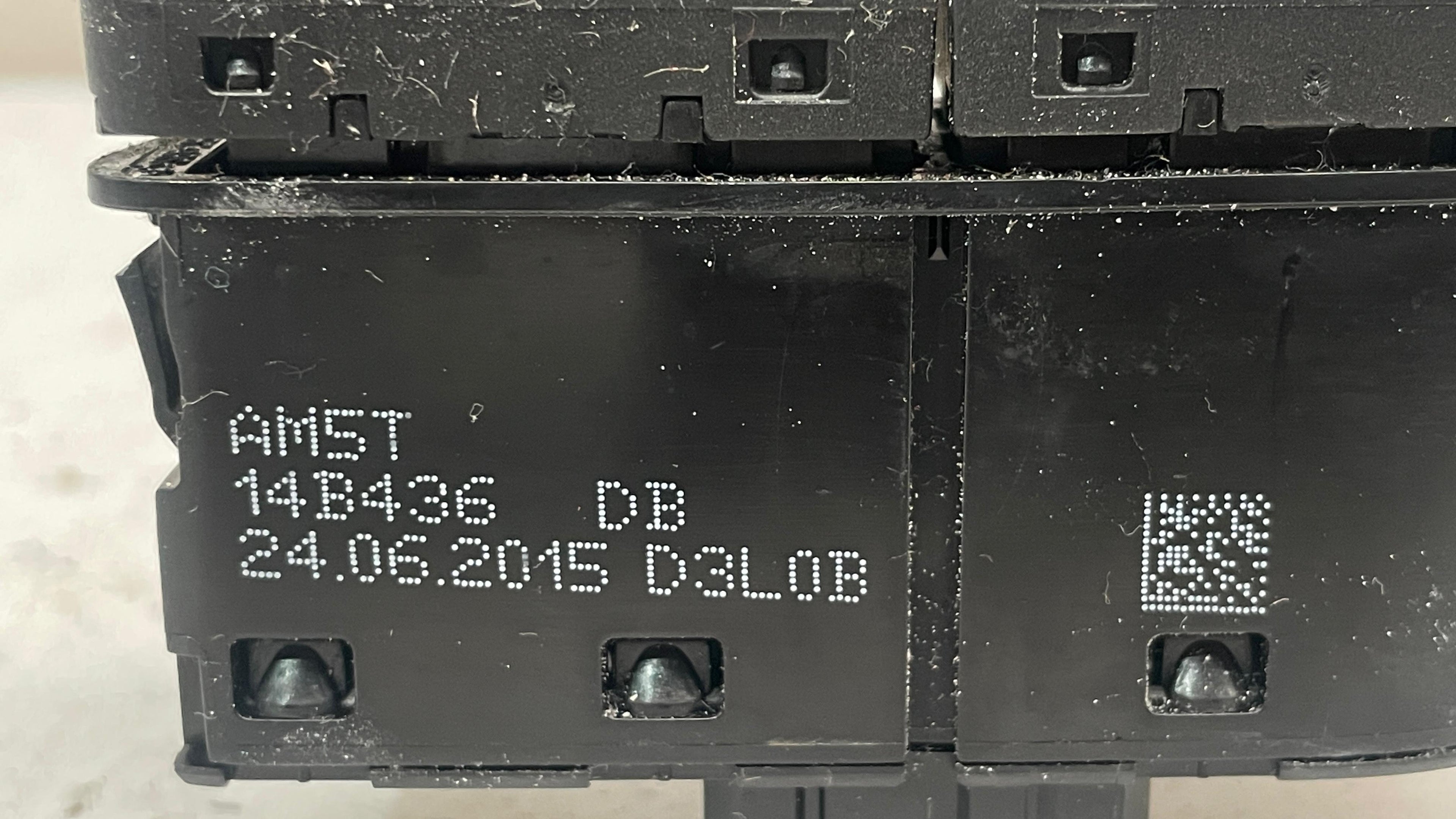 AM5T14B436DB FORD CENTER CONSOLE DASHBOARD SWITCH