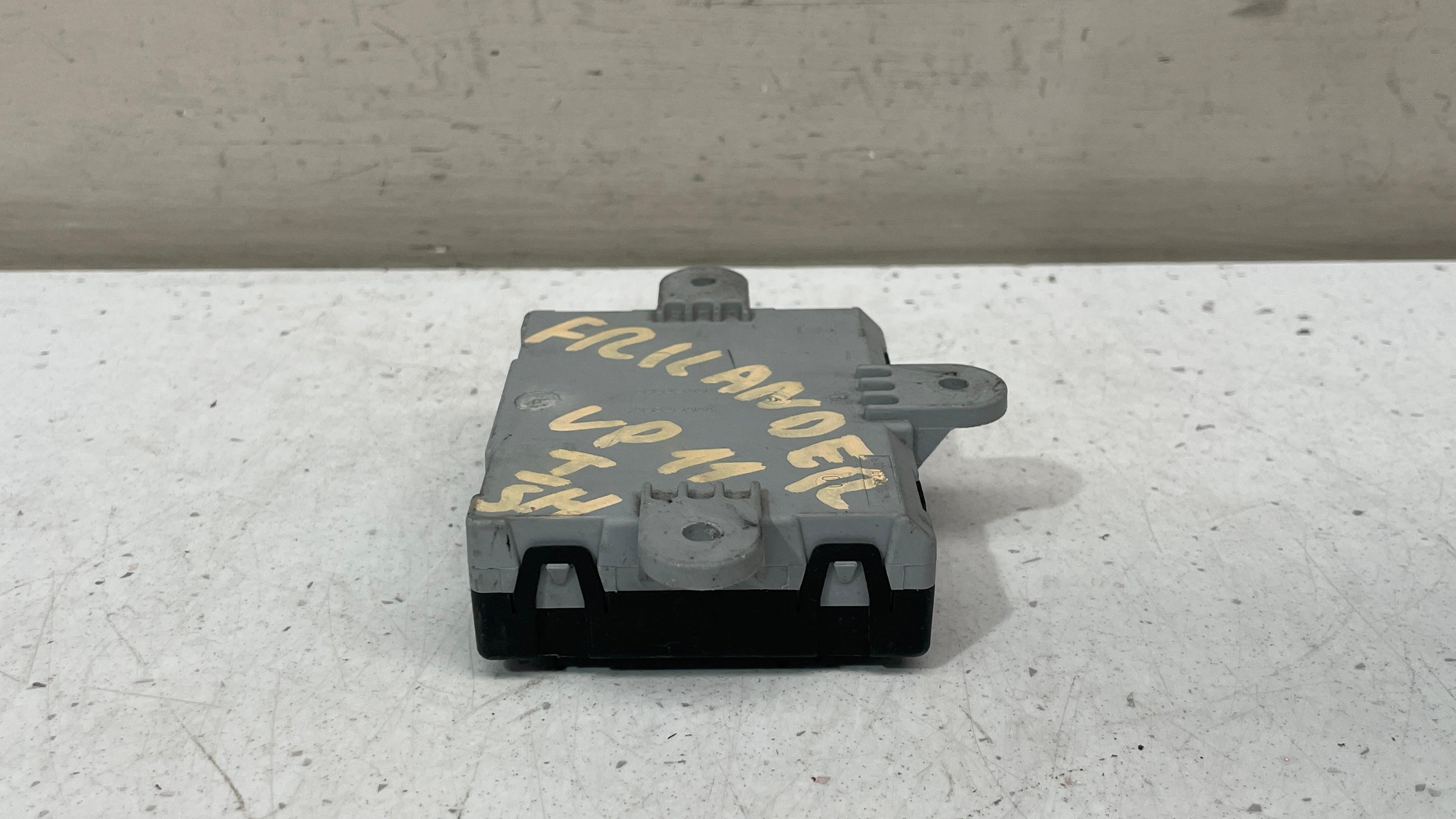 BJ3214D617AC LAND ROVER FREELANDER RIGHT FRONT DOOR MODULE ECU