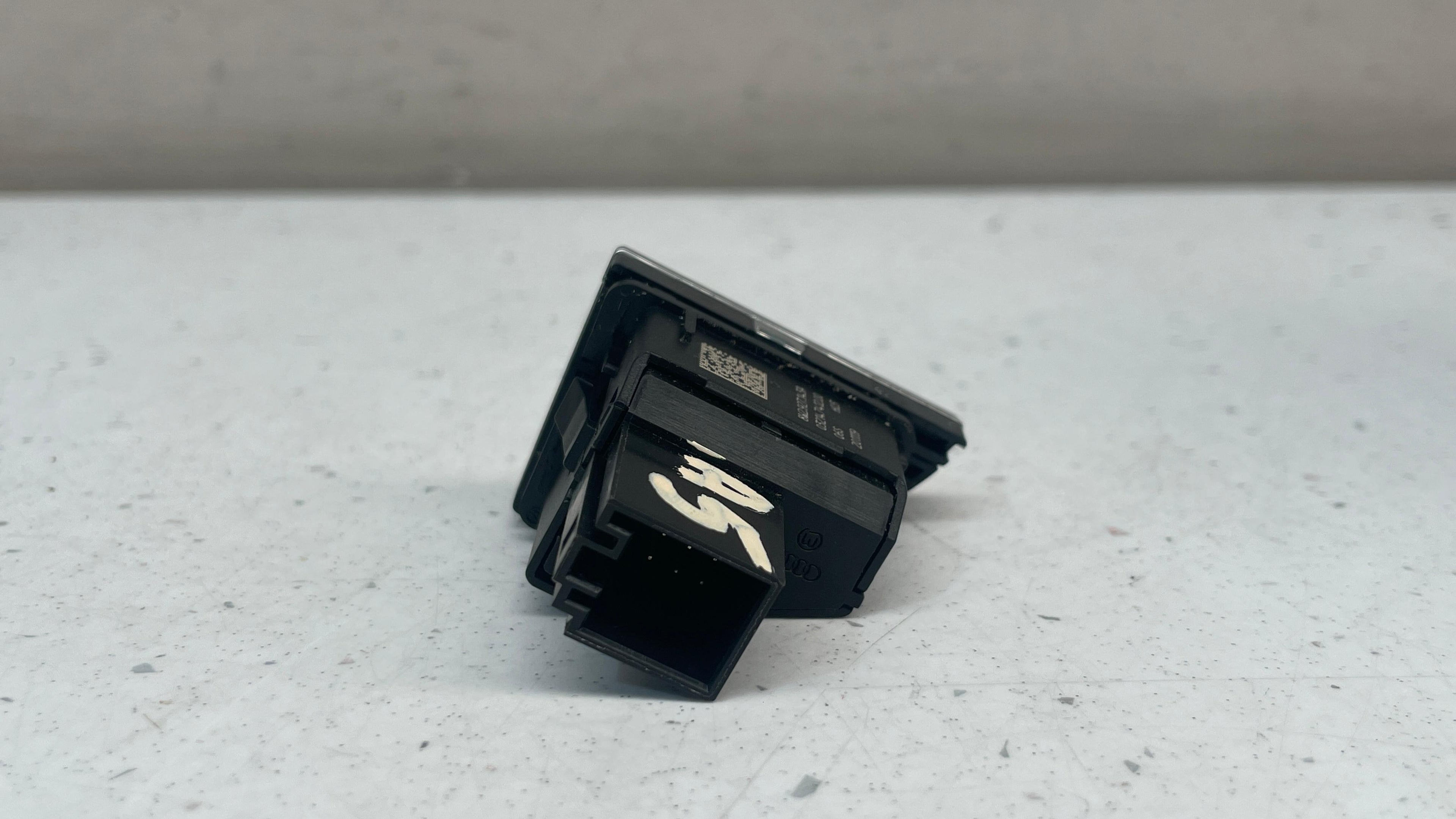 8W2927143A AUDI A5 HILL DESCENT ASSIST SWITCH