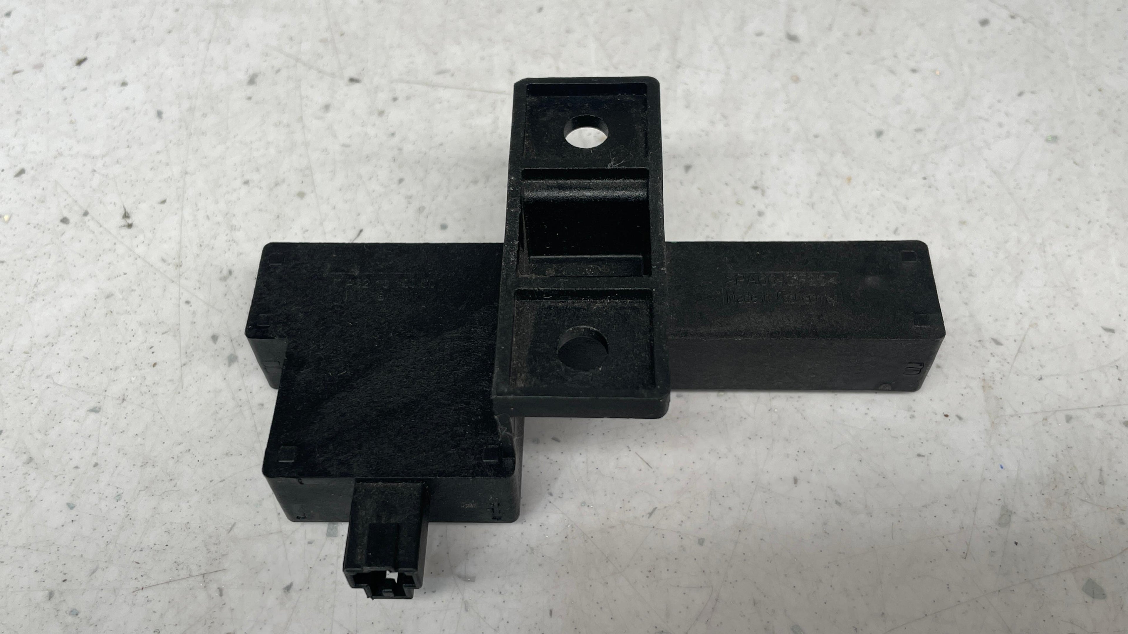 8K0907247  AUDI A8 ANTENNA KEYLESS ENTRY