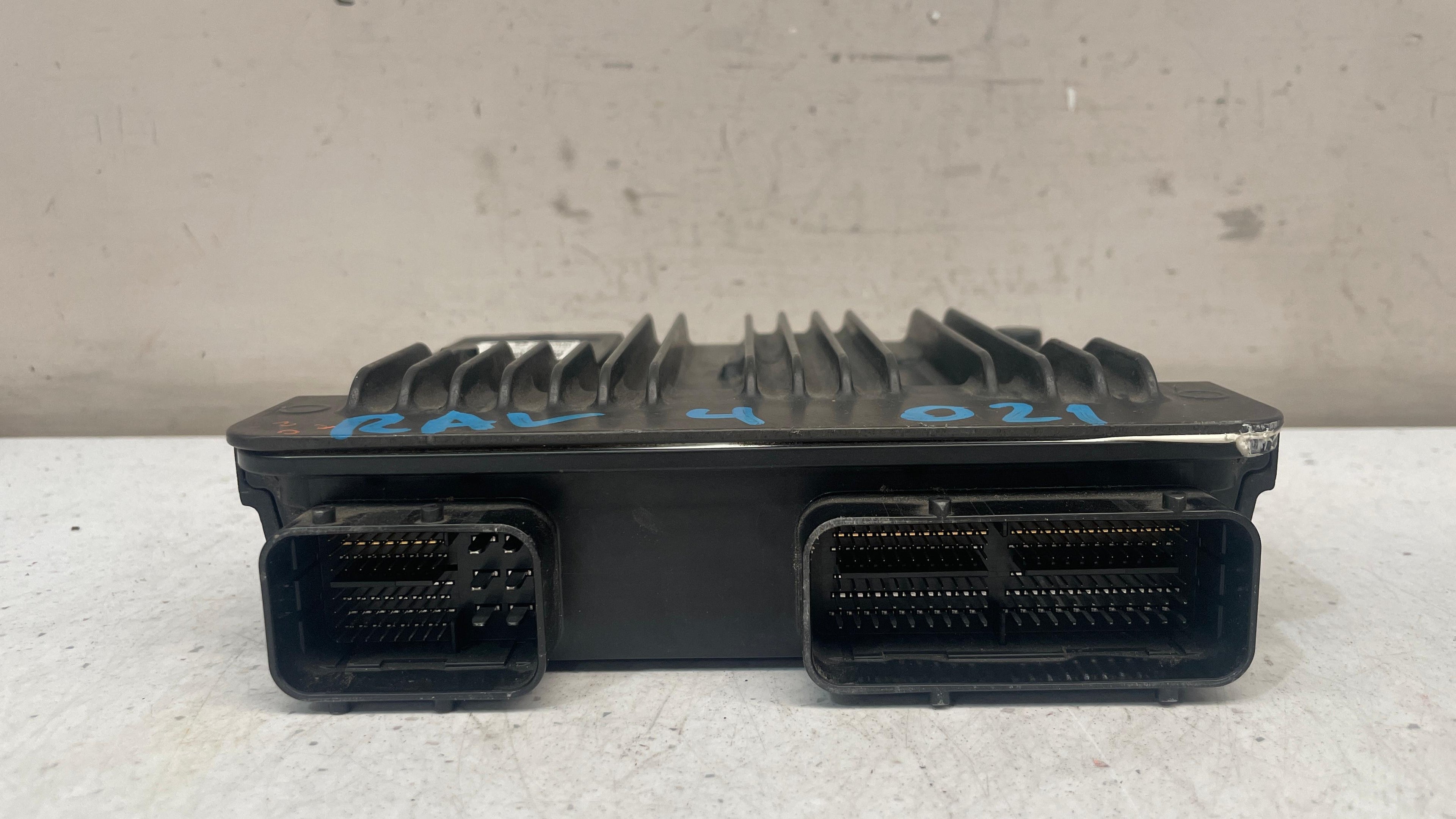 89661-0R690 TOYOTA ENGINE CONTROL ECU