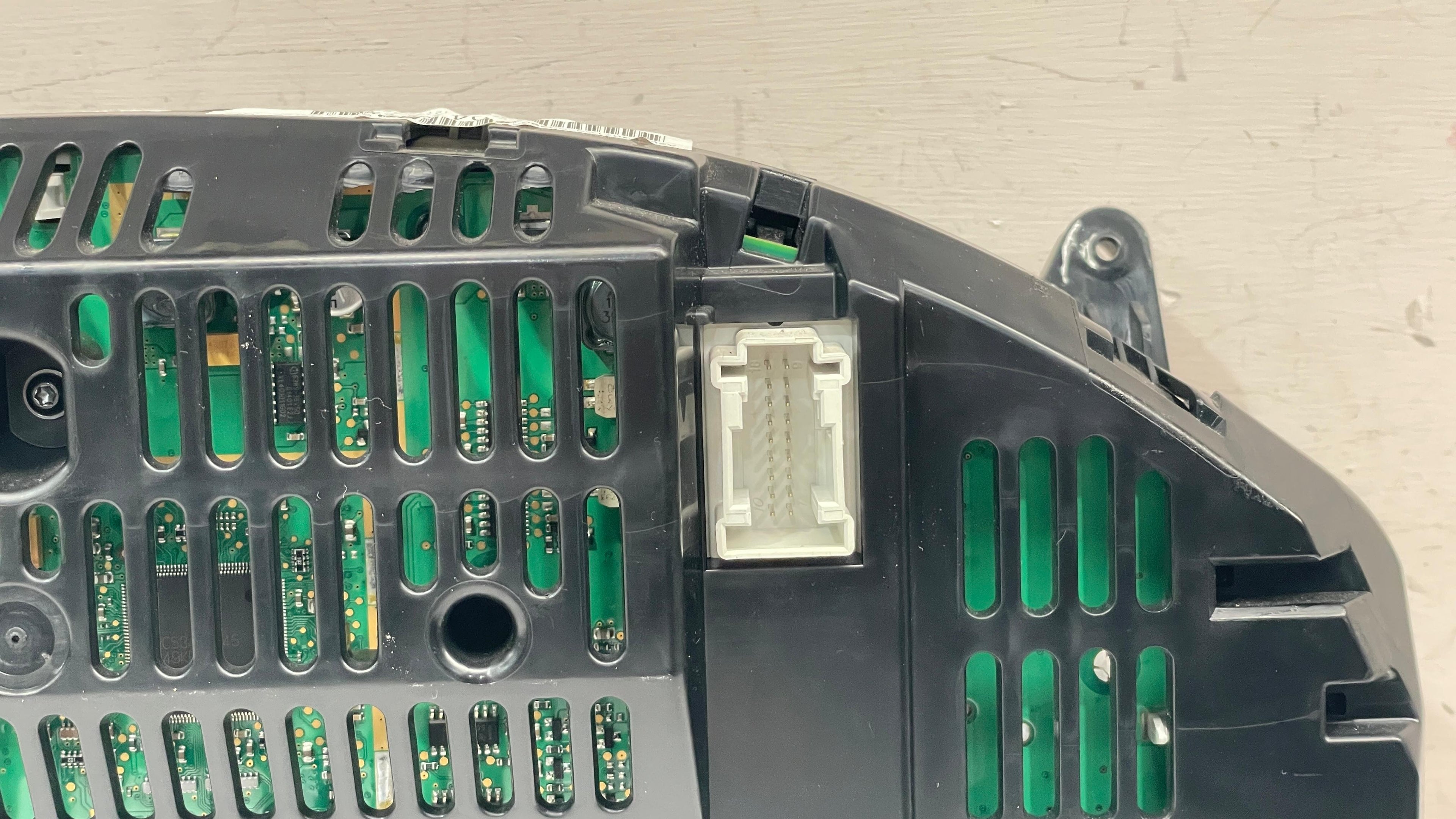 A2189007004 MERCEDES W218 INSTRUMENT SPEEDOMETER CLUSTER PANEL