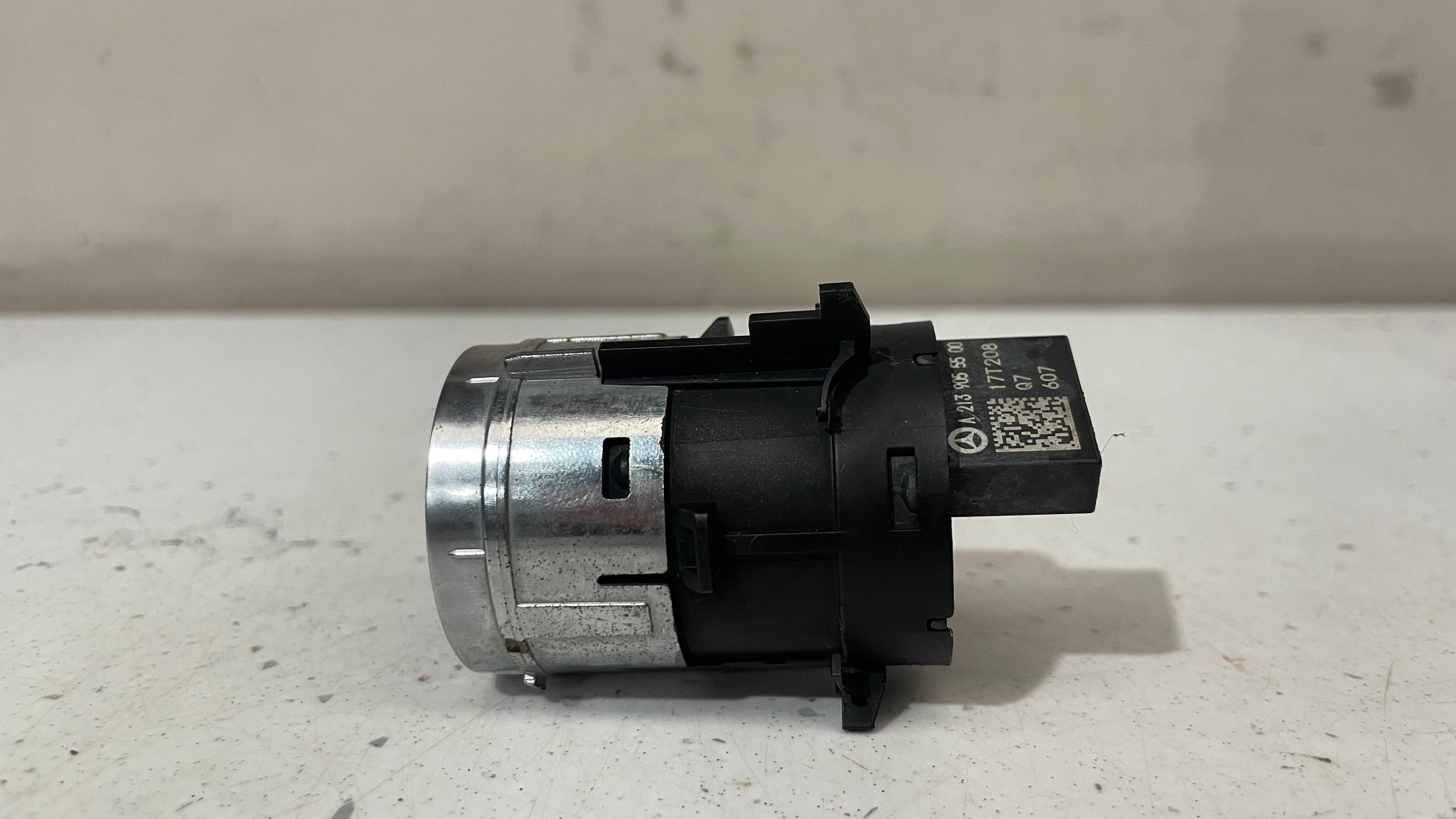 A2139055500 MERCEDES W213 START STOP ENGINE BUTTON SWITCH