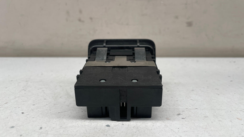 A2469050451 MERCEDES W176  ELECTRONIC PARKING BRAKE MODULE