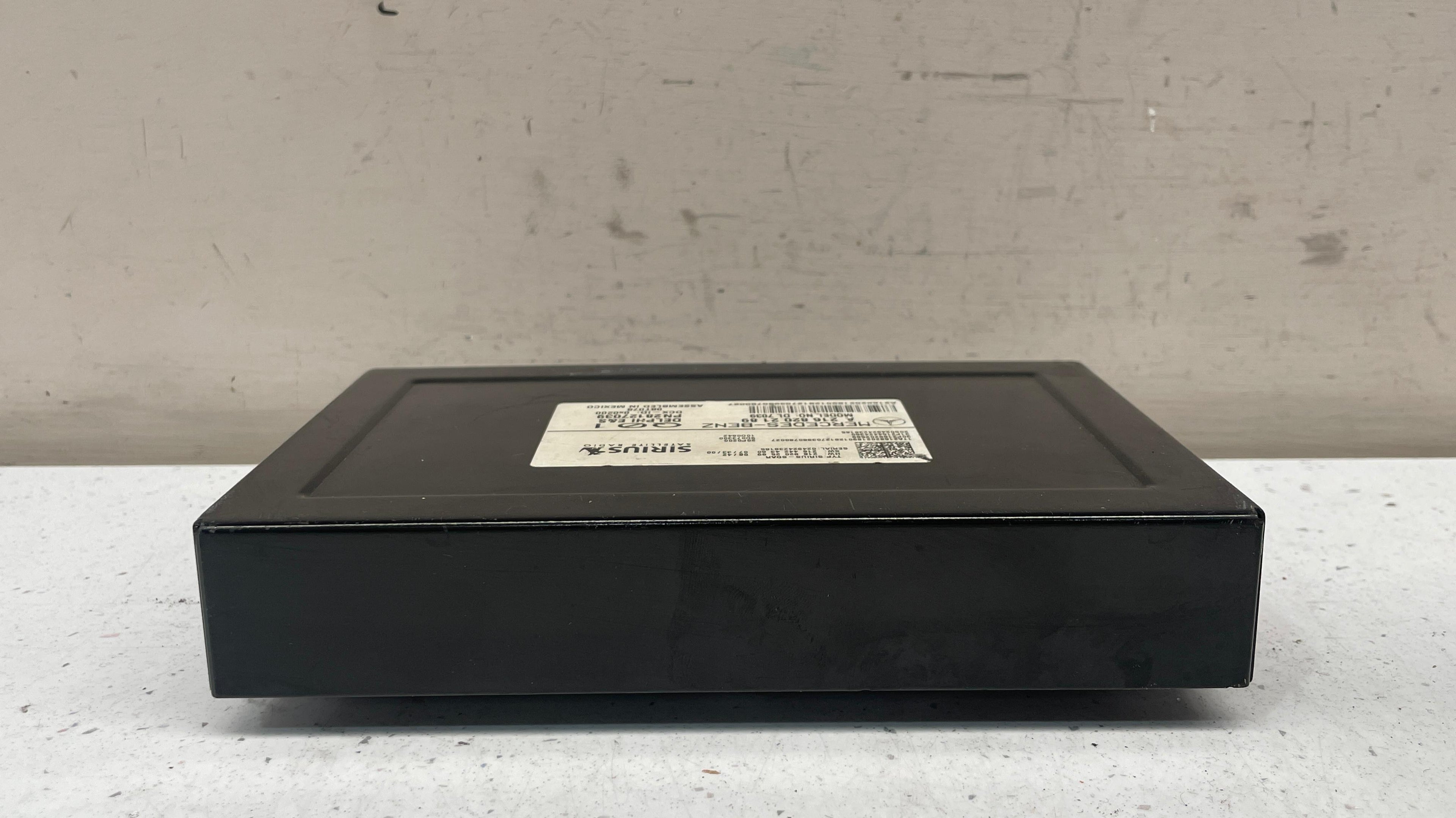 A2168202189 MERCEDES W204 SIRIUS SATELLITE RADIO RECEIVER