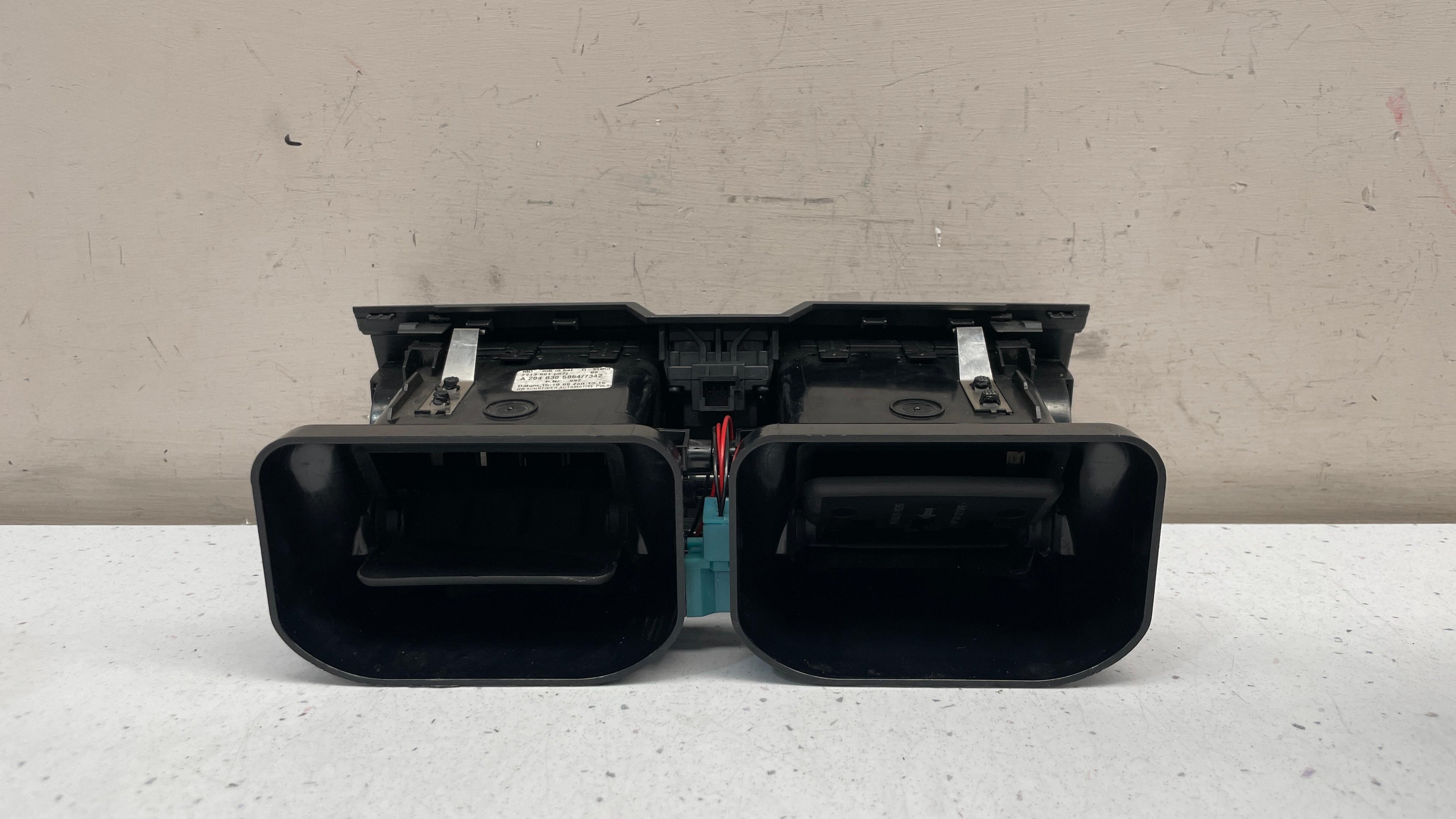 A2048305854 MERCEDES W204 FRONT DASHBOARD AIR VENT