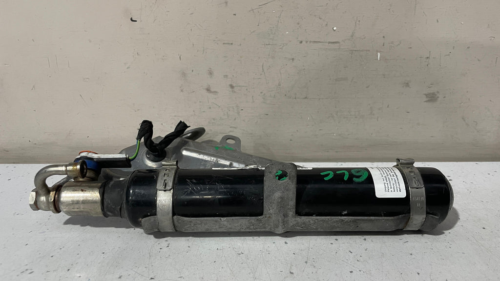 0589P1000674 MERCEDES GLC  PRESSURE REGULATOR  BONNET HINGE
