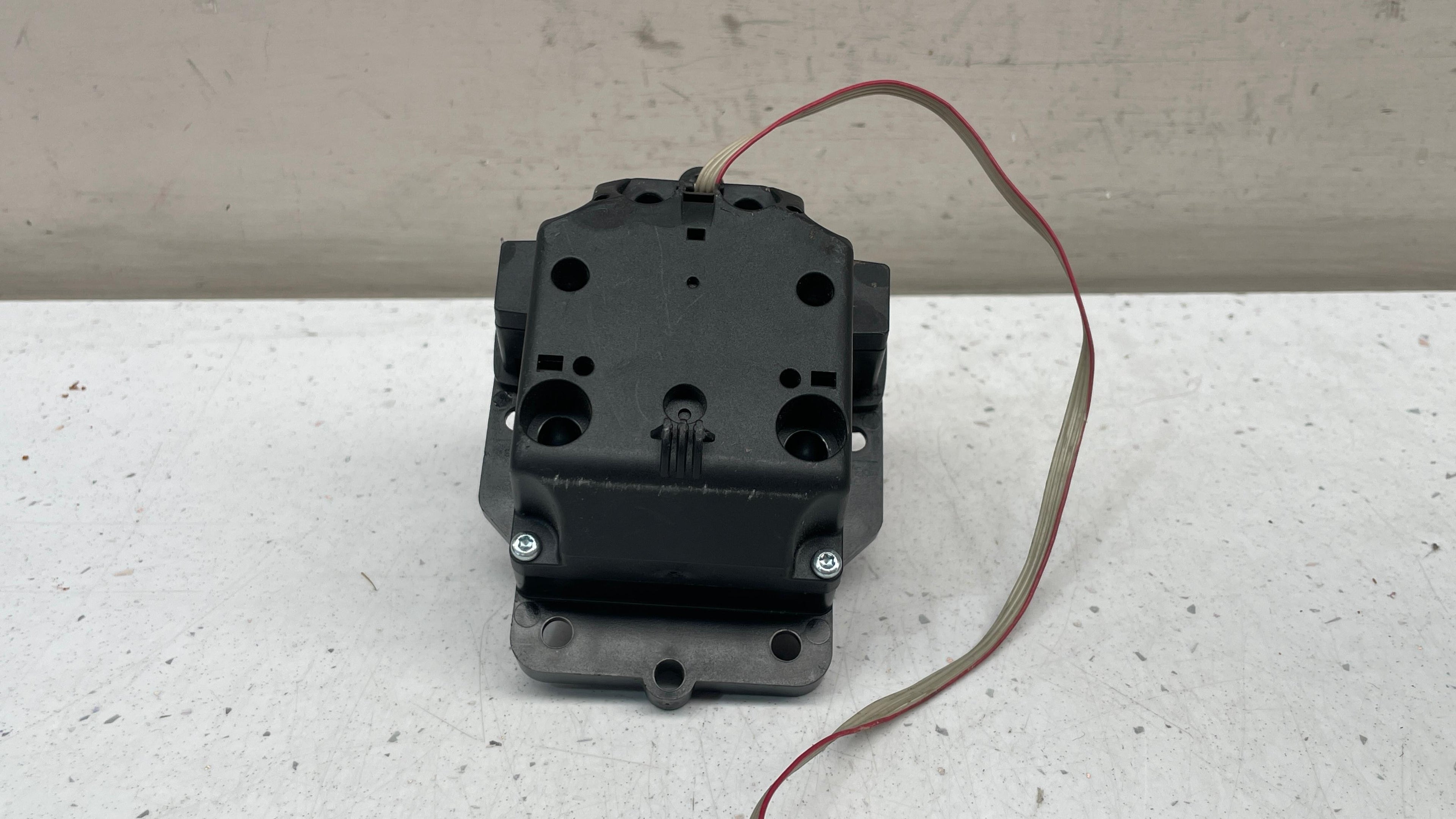 A2048709558  MERCEDES W204 MULTIMEDIA CONTROLLER SWITCH