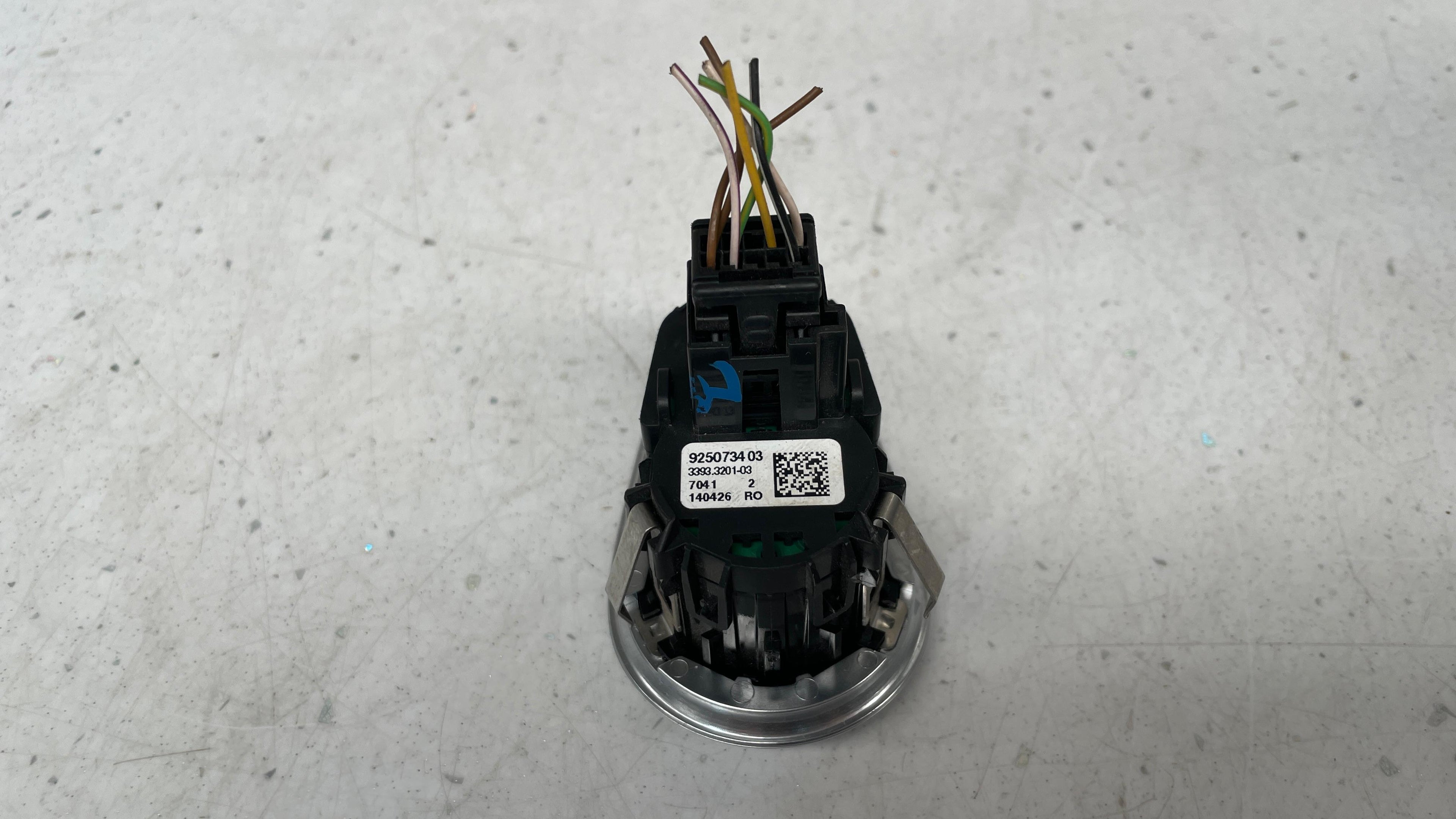 925073403 BMW SERIES 3 ENGINE START STOP BUTTON